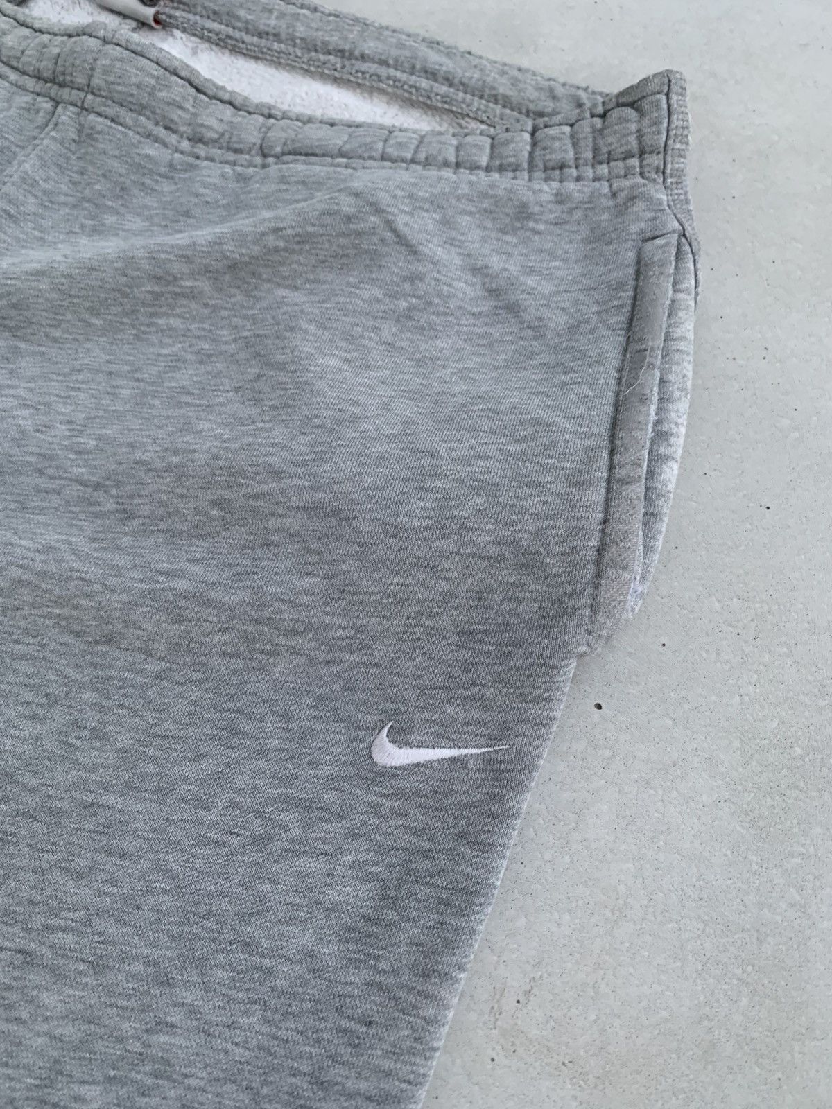 Nike Nike Sweatpants Baggy Vintage Avantgarde Pants Sportswear Size US 34 / EU 50 - 4 Thumbnail