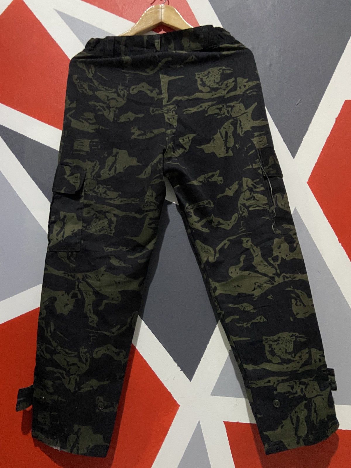 Japanese Brand Camo Cargo Pant Size US 30 / EU 46 - 2 Thumbnail