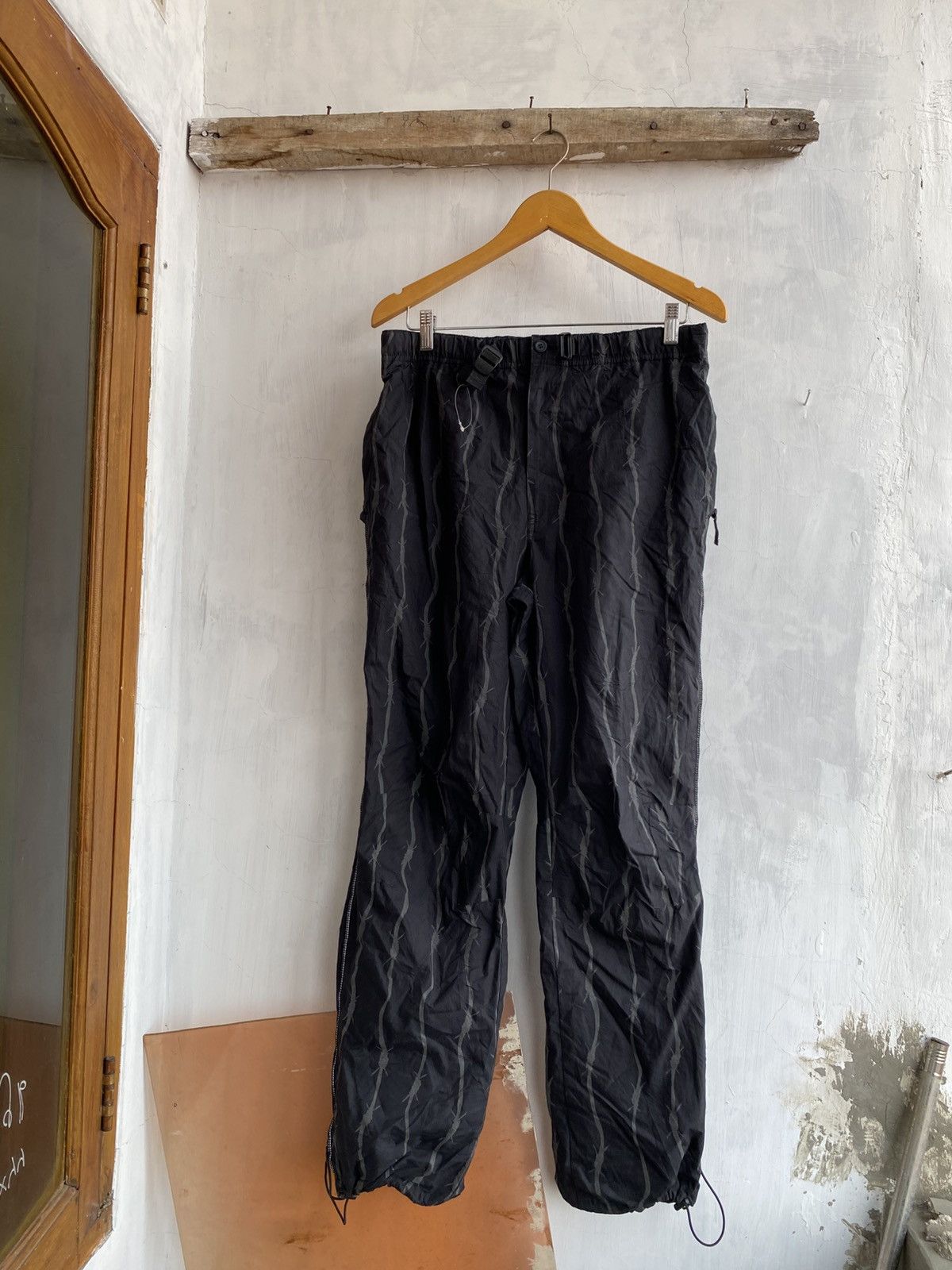 Japanese Brand thank god im vip reflective parachute pants Size US 31 - 2 Thumbnail