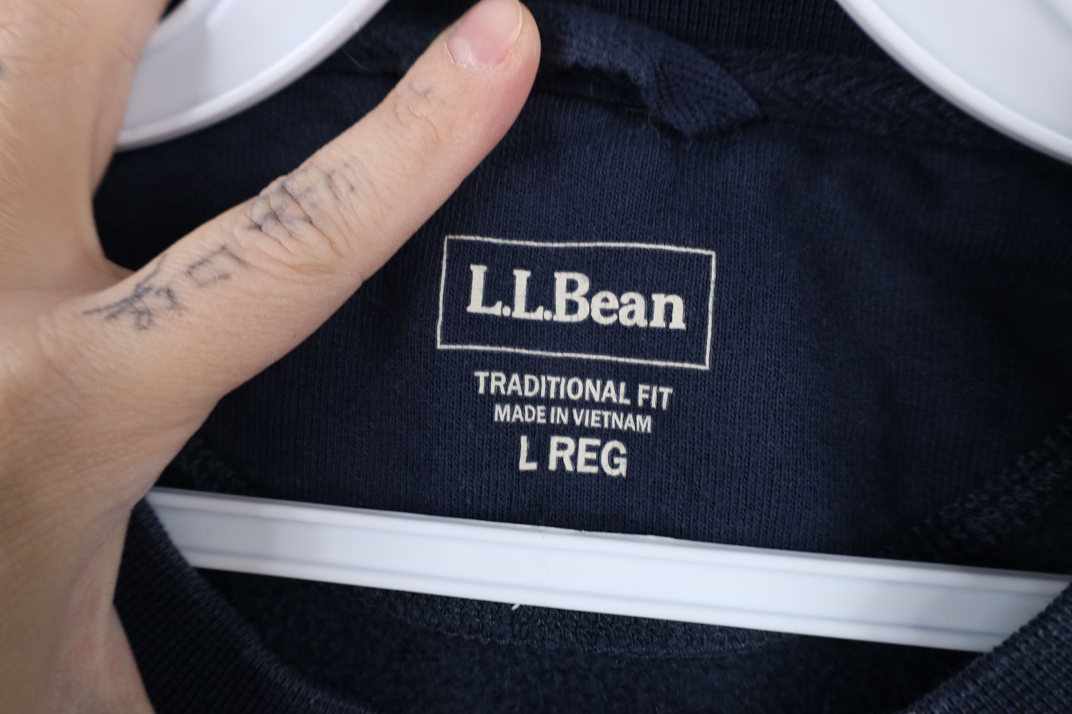 L.L. Bean × Vintage Vintage LL Bean Spell Out Crewneck Sweatshirt Navy Blue Size US L / EU 52-54 / 3 - 8 Thumbnail