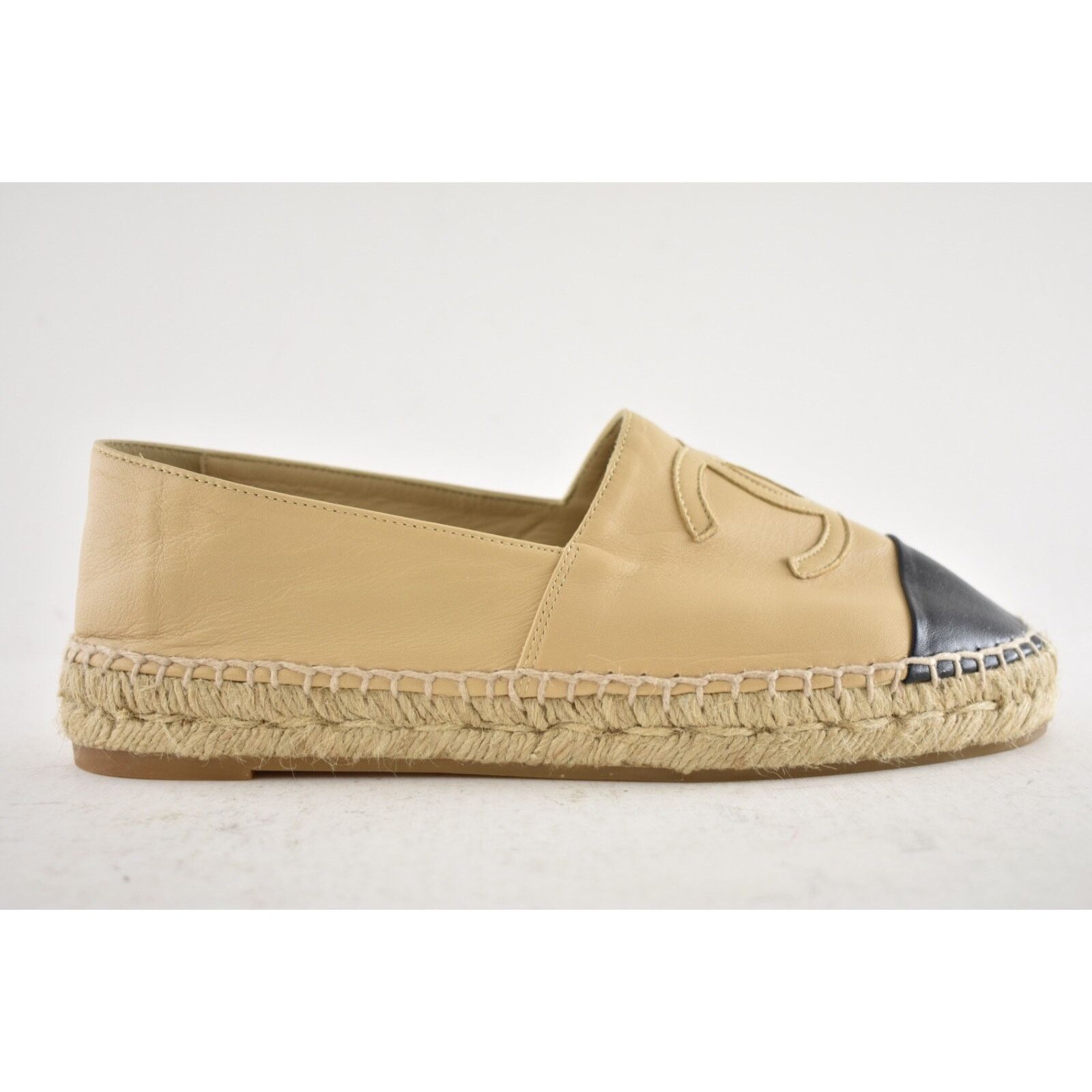 Chanel Chanel REV Beige Black Lambskin Leather CC Logo Double Size US 7 / IT 37 - 2 Thumbnail