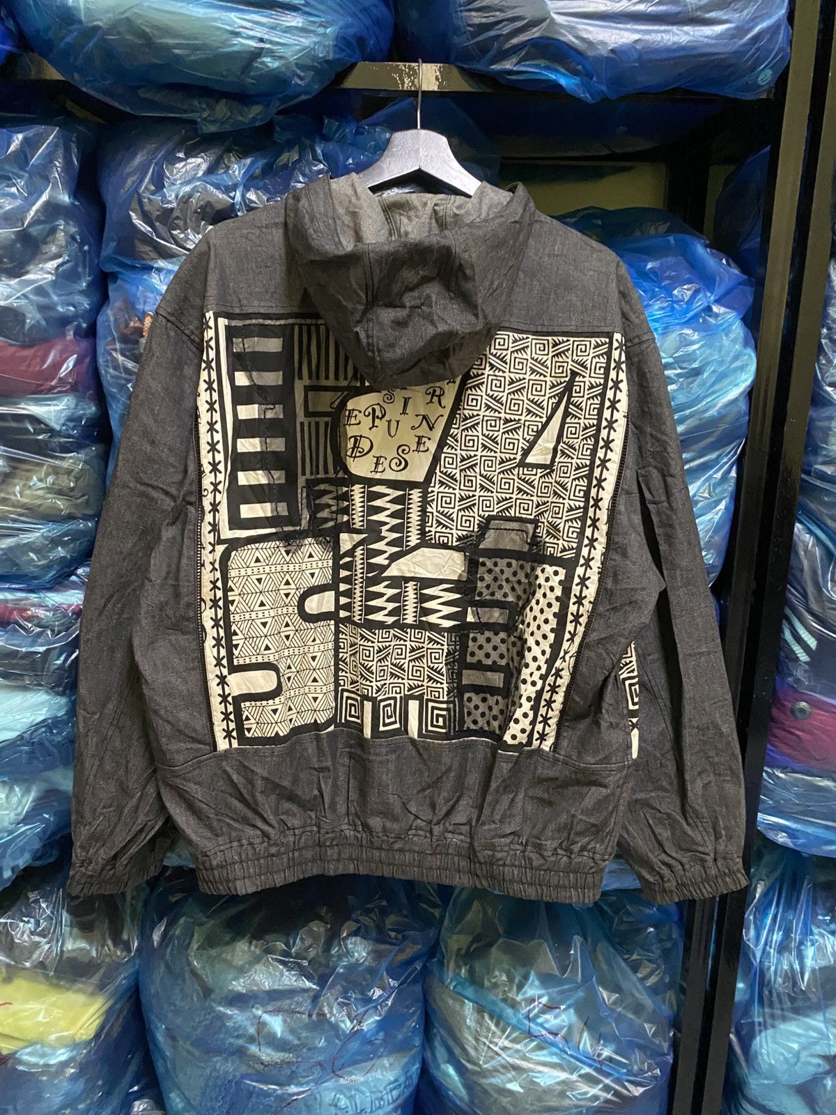 Vintage Vintage Tribal Graphic Tech Jacket Ethnic Print Windbreaker Size US L / EU 52-54 / 3 - 16 Thumbnail