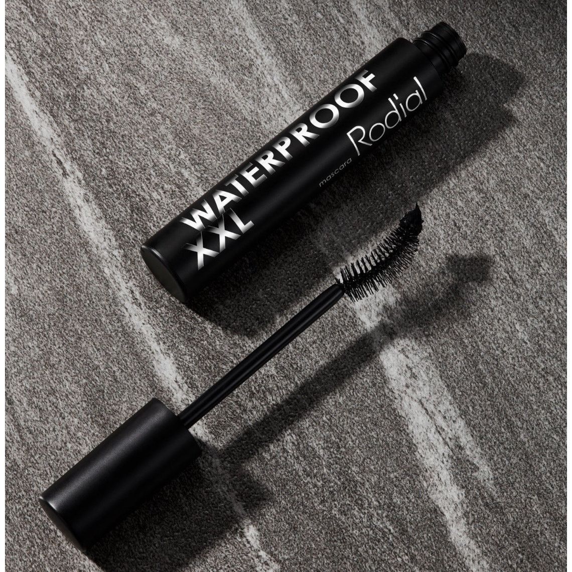 NBDN Nobrandedon RODIAL Mascara XXL in Black Full Size Size ONE SIZE - 4 Thumbnail