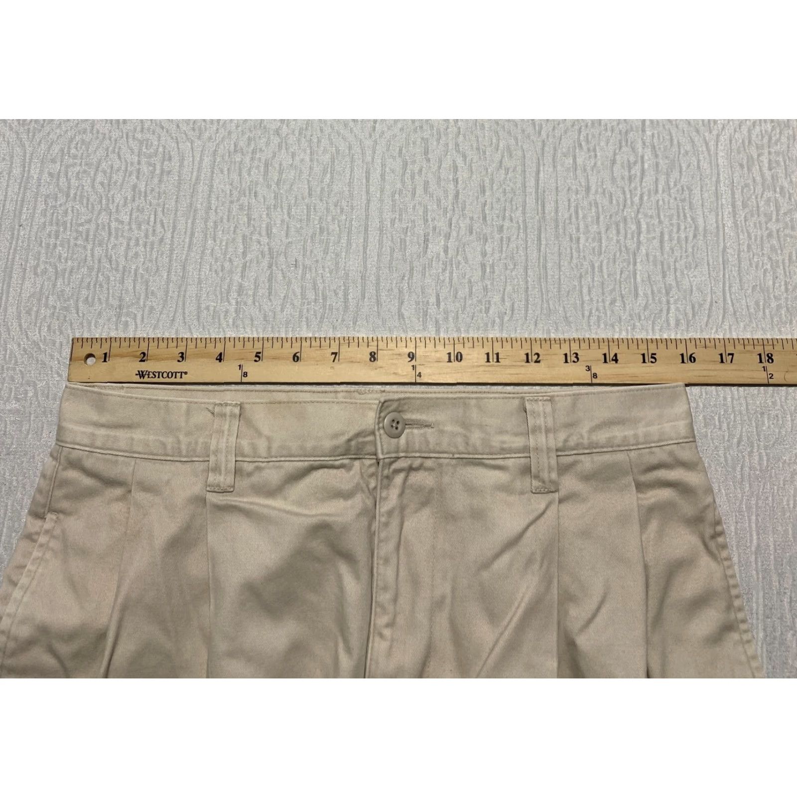 Cherokee VINTAGE Cherokee Khakis Pleated Chino Shorts Mens Size 32 Beige Casual Size US 32 / EU 48 - 5 Thumbnail