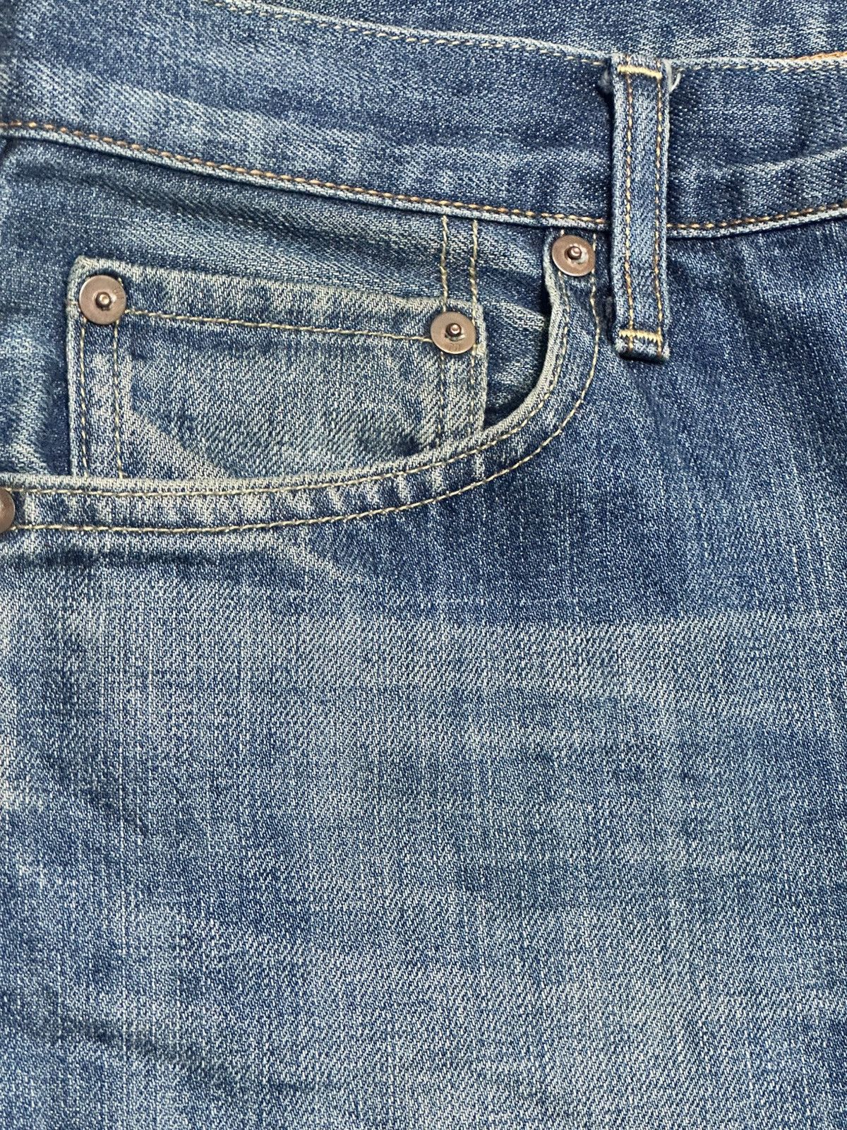 Uniqlo Uniqlo Regular Fit Denim Light fading and Wear Looks Size US 34 / EU 50 - 5 Thumbnail
