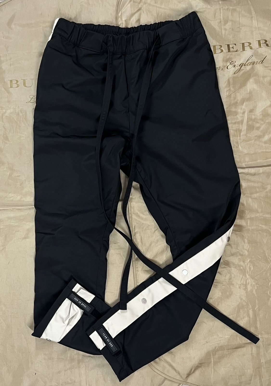 Fear of God Fear of God 6th Collection Nylon Snap Cargo size L $1600 ...
