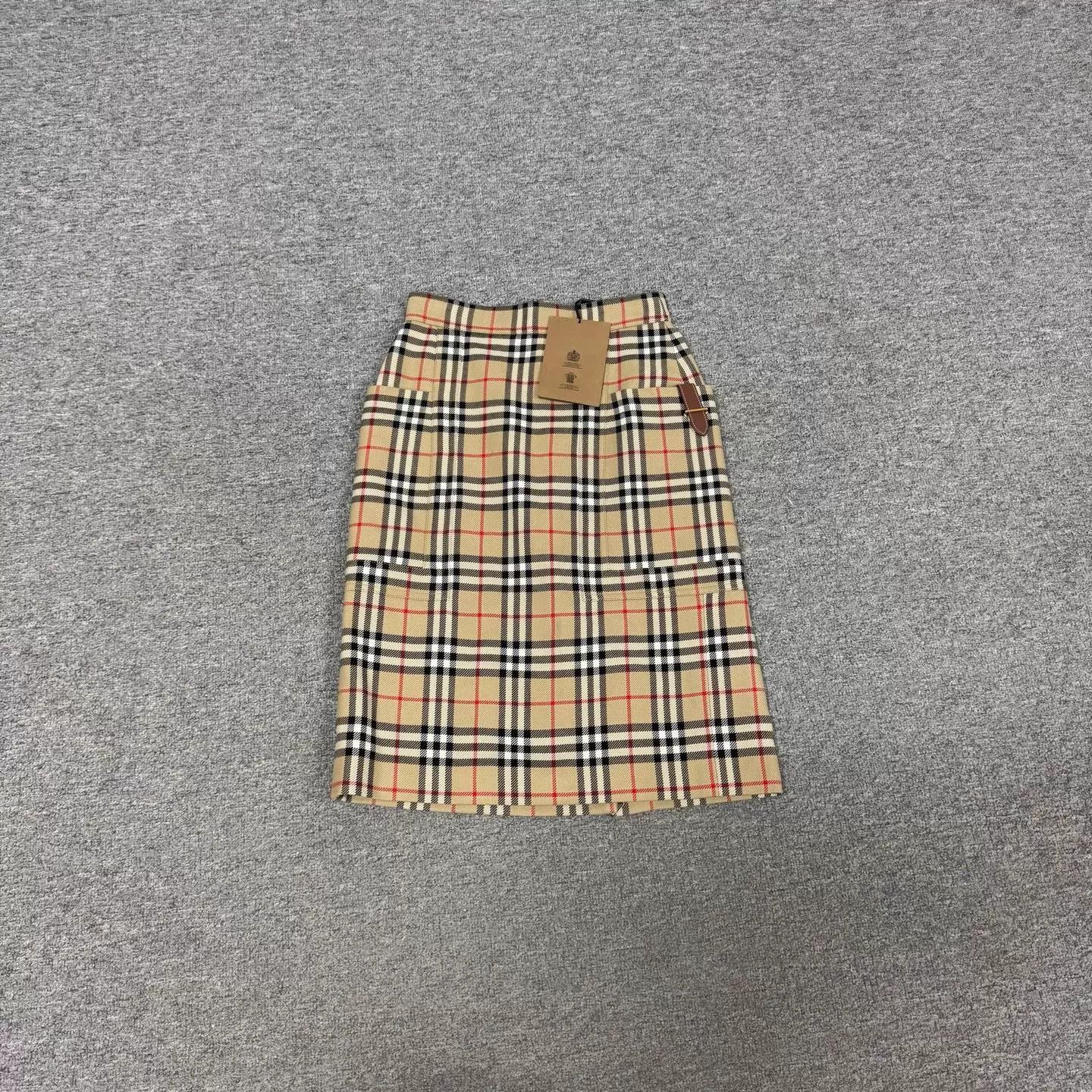 Burberry Burberry Check Leather Trim Midi Skirt 34 Size 24" / US 00 / IT 34 - 1 Thumbnail