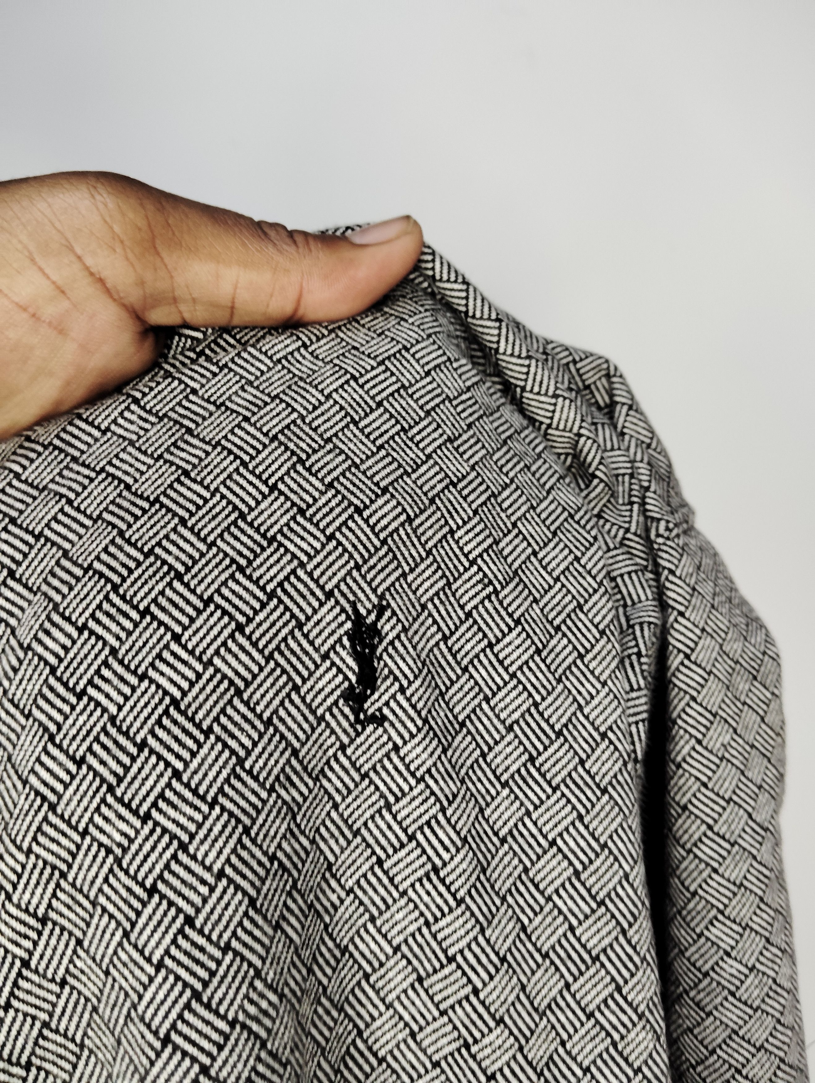 Yves Saint Laurent YSL Polo 1 Button Size US L / EU 52-54 / 3 - 3 Thumbnail