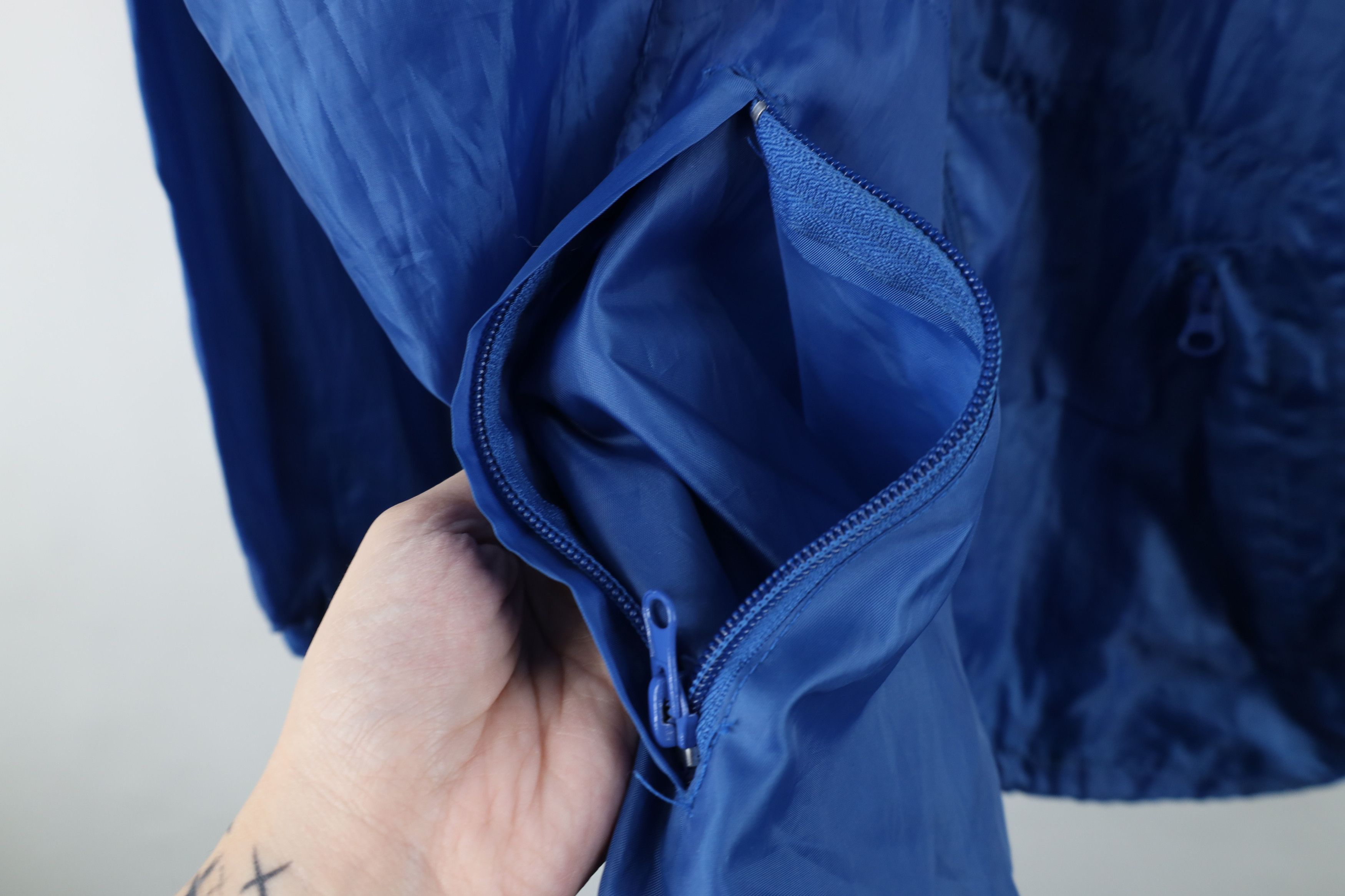 Asics Vintage 90s ASICS Spell Out Hooded Windbreaker Jacket Blue Size XL / US 12-14 / IT 48-50 - 7 Thumbnail