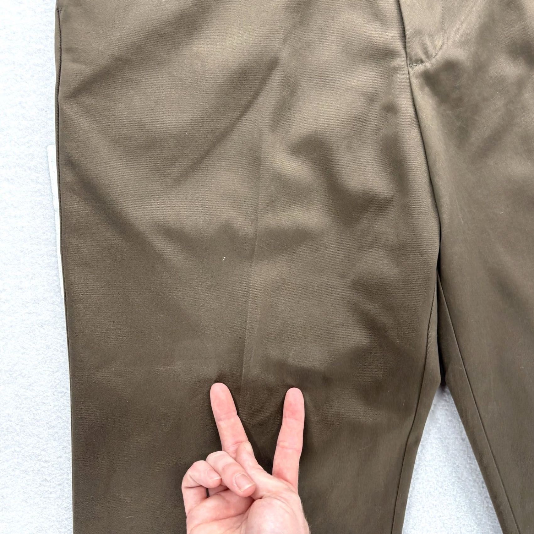 Dockers Dockers Signature Khaki Pants Mens 38x32 Brown Straight Fit NWT Easy Care Wrinkle Resistant Pockets Flat Front Zip Slim? (Note: cannot add words) Size US 38 / EU 54 - 5 Thumbnail