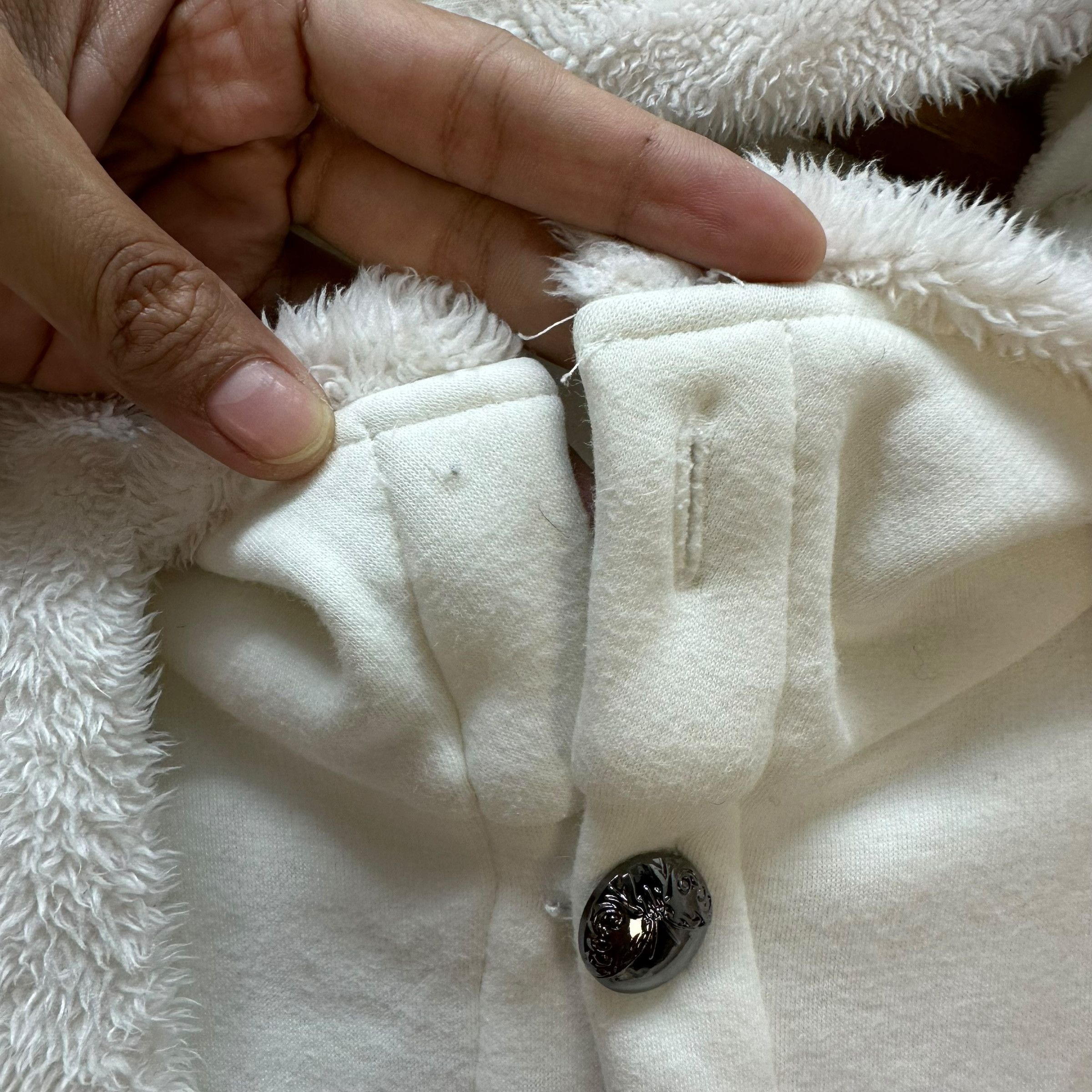 Japanese Brand ALGONQUINS Rabbit White Cape #A41-0945 Size ONE SIZE - 3 Thumbnail