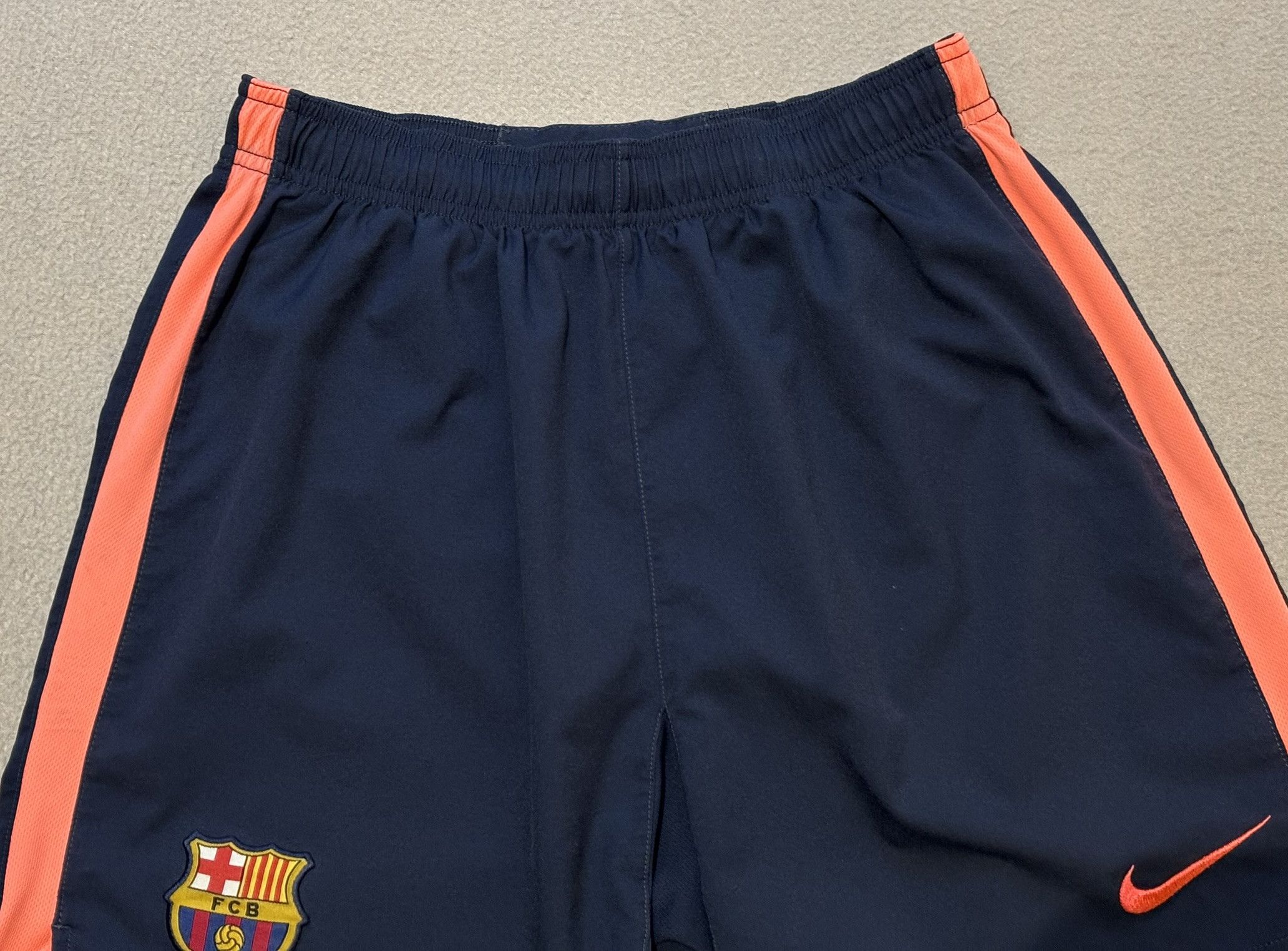 Nike FC Barcelona 2009/2010 Nike Football Shorts size S Size US 31 - 8 Thumbnail