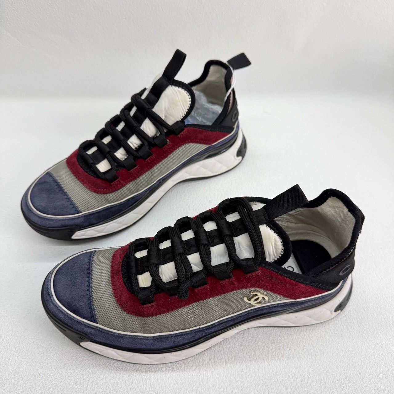 Chanel Chanel Casual Red Lowtop Sneakers us_7-5 Women Size US 7.5 / IT 37.5 - 1 Thumbnail