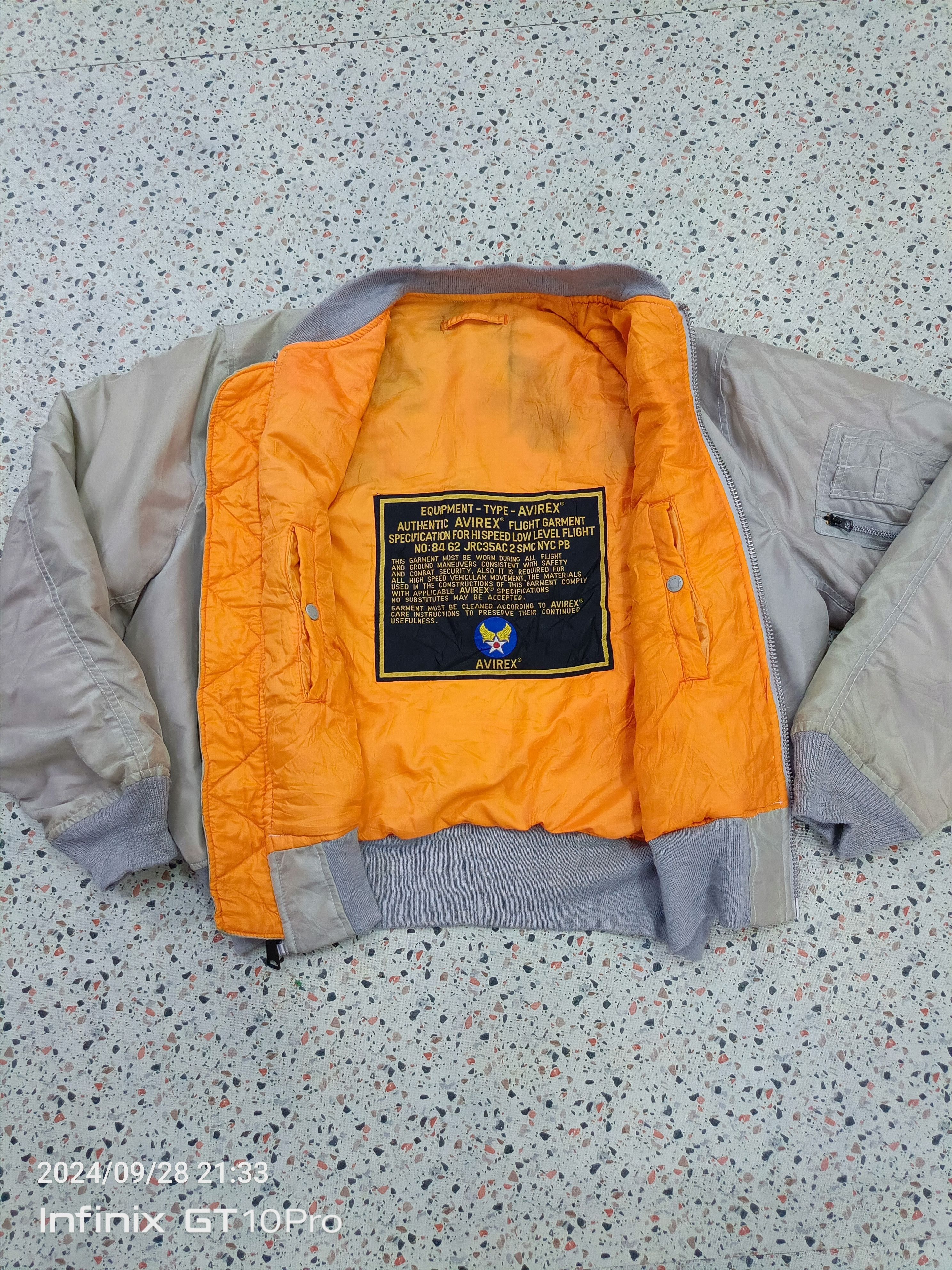 Avirex VINTAGE AVIREX 80's SILVER MILITARY BOMBER MA-1JACKET Size US L / EU 52-54 / 3 - 1 Thumbnail