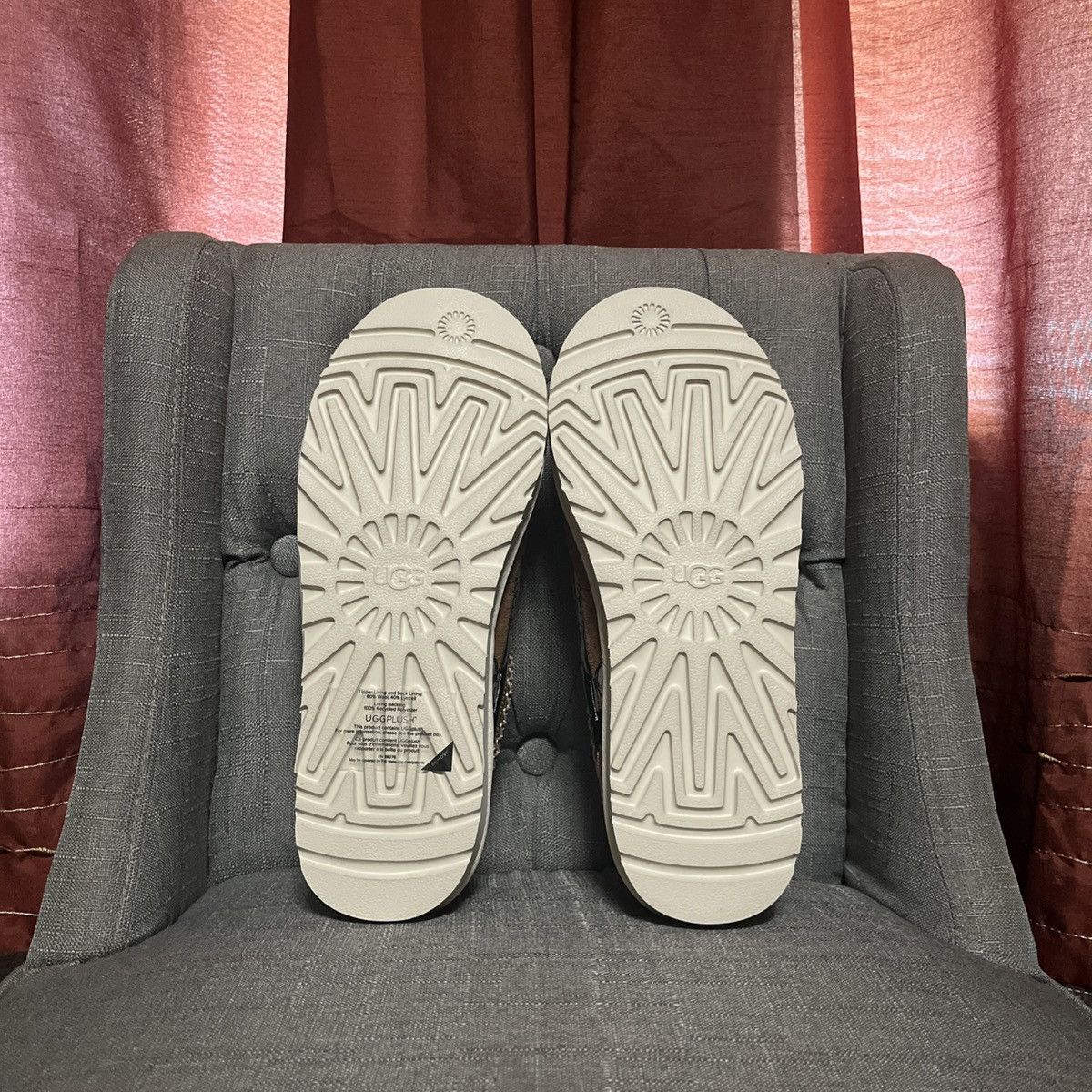 Palace × Ugg Ugg x Palace Tasman Slipper Chestnut “Looney Tunes” Size US 8 / EU 41 - 7 Thumbnail