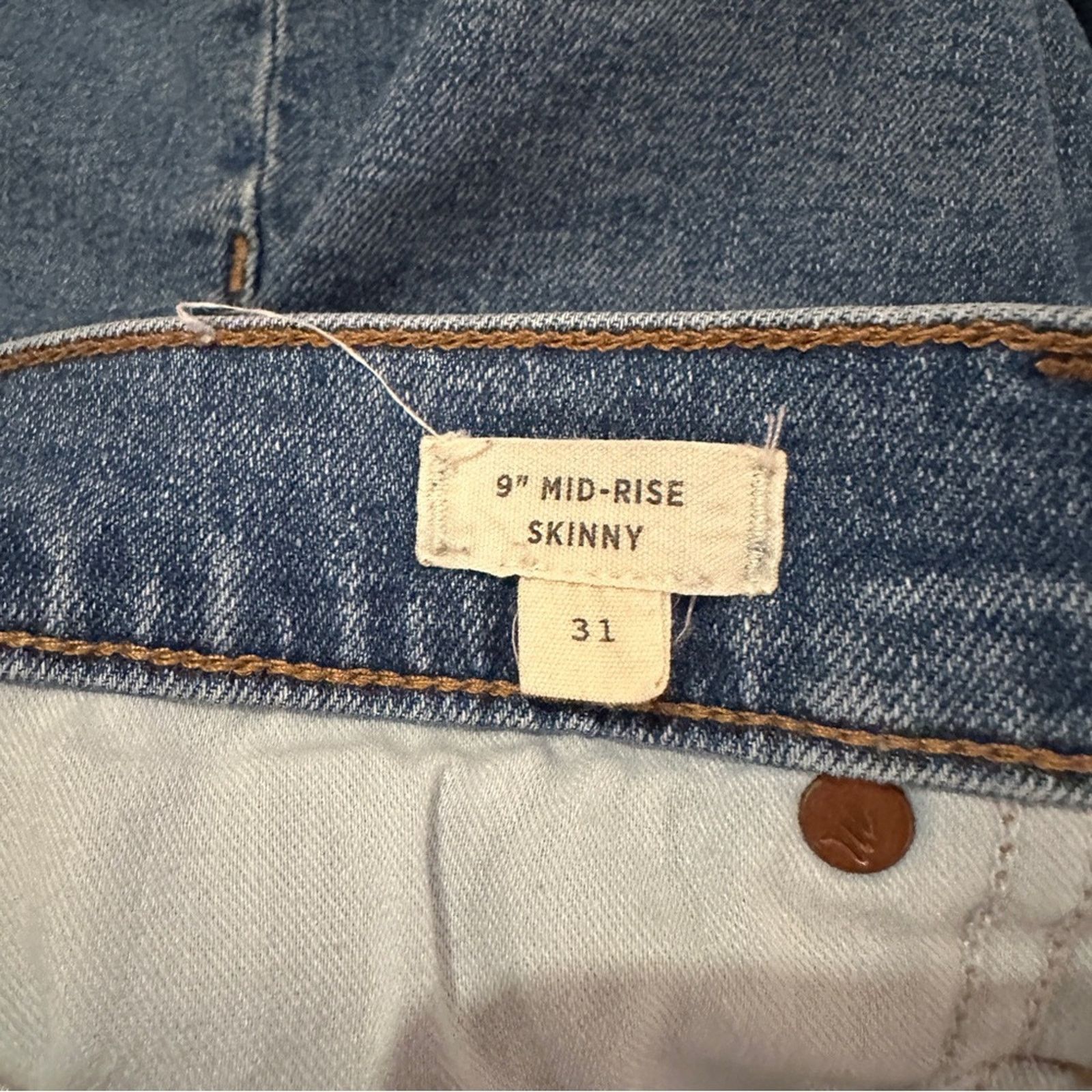 Madewell Madewell 9" Mid-Rise Skinny Jeans in Krasner Wash: Tencel Size 31" - 9 Thumbnail