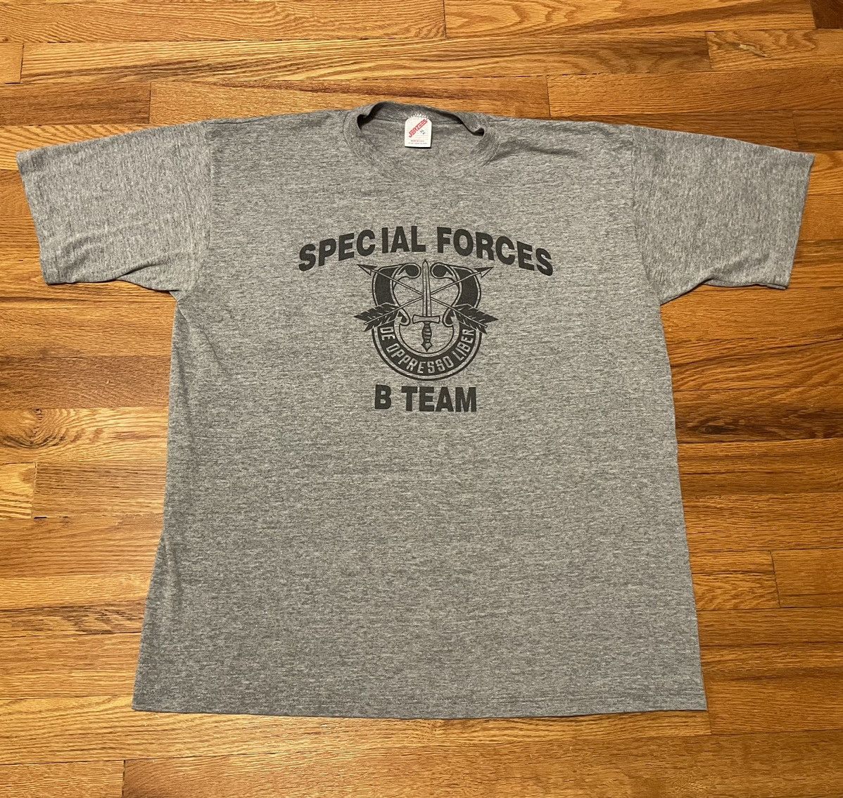 Jerzees × Vintage Vtg 90s Special Forces Camp All American Military T Shirt Size US XL / EU 56 / 4 - 1 Thumbnail