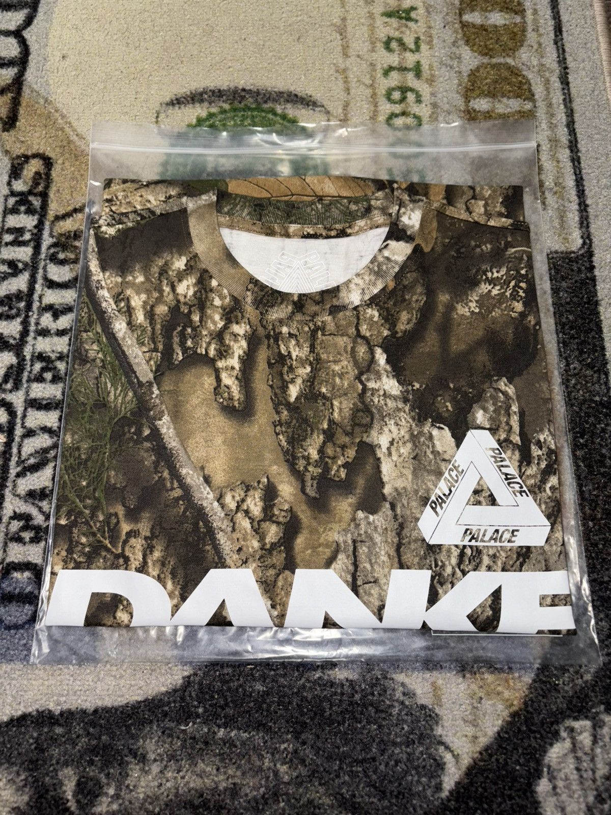 トップス PALACE Danke T Shirt \