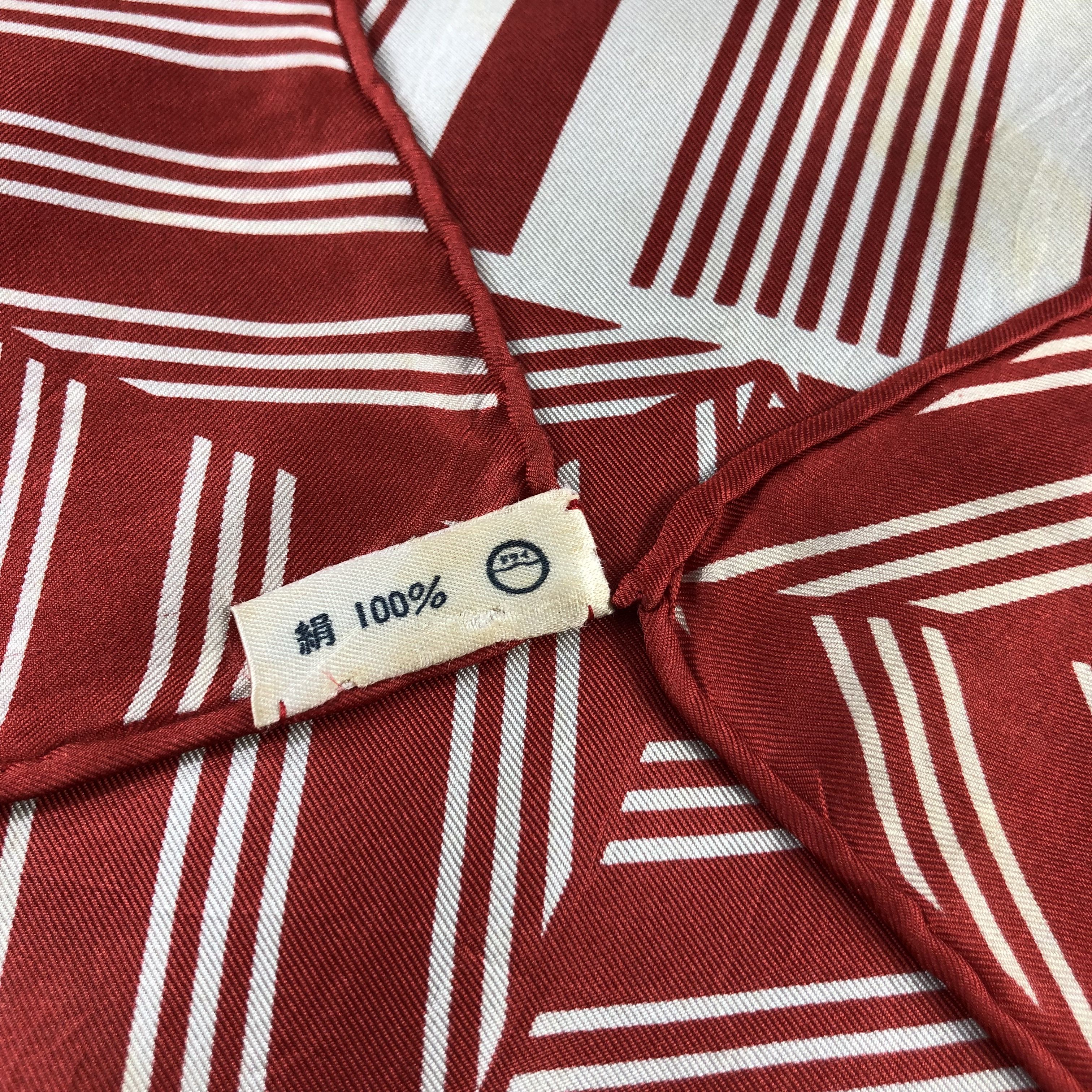 Japanese Brand Vintage Dessins Medaille Silk Scarf M899 Size ONE SIZE - 4 Thumbnail