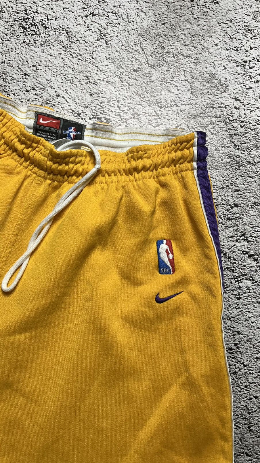 Nike GAME ISSUE⁉️90’s Los Angeles Lakers nike shorts kobe Bryant Size US 34 / EU 50 - 3 Thumbnail