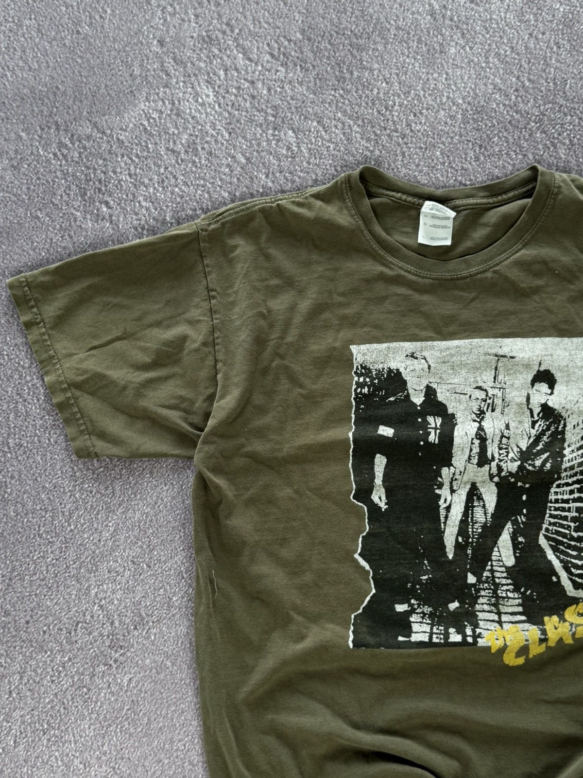 Band Tees Y2k The Clash Band Tee Men's Size L Size US L / EU 52-54 / 3 - 4 Thumbnail