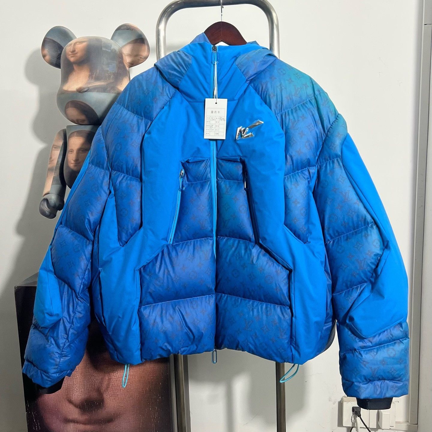 Louis Vuitton Louis Vuitton Down Blue Heavy Coat xl Men Size US XL / EU 56 / 4 - 1 Thumbnail