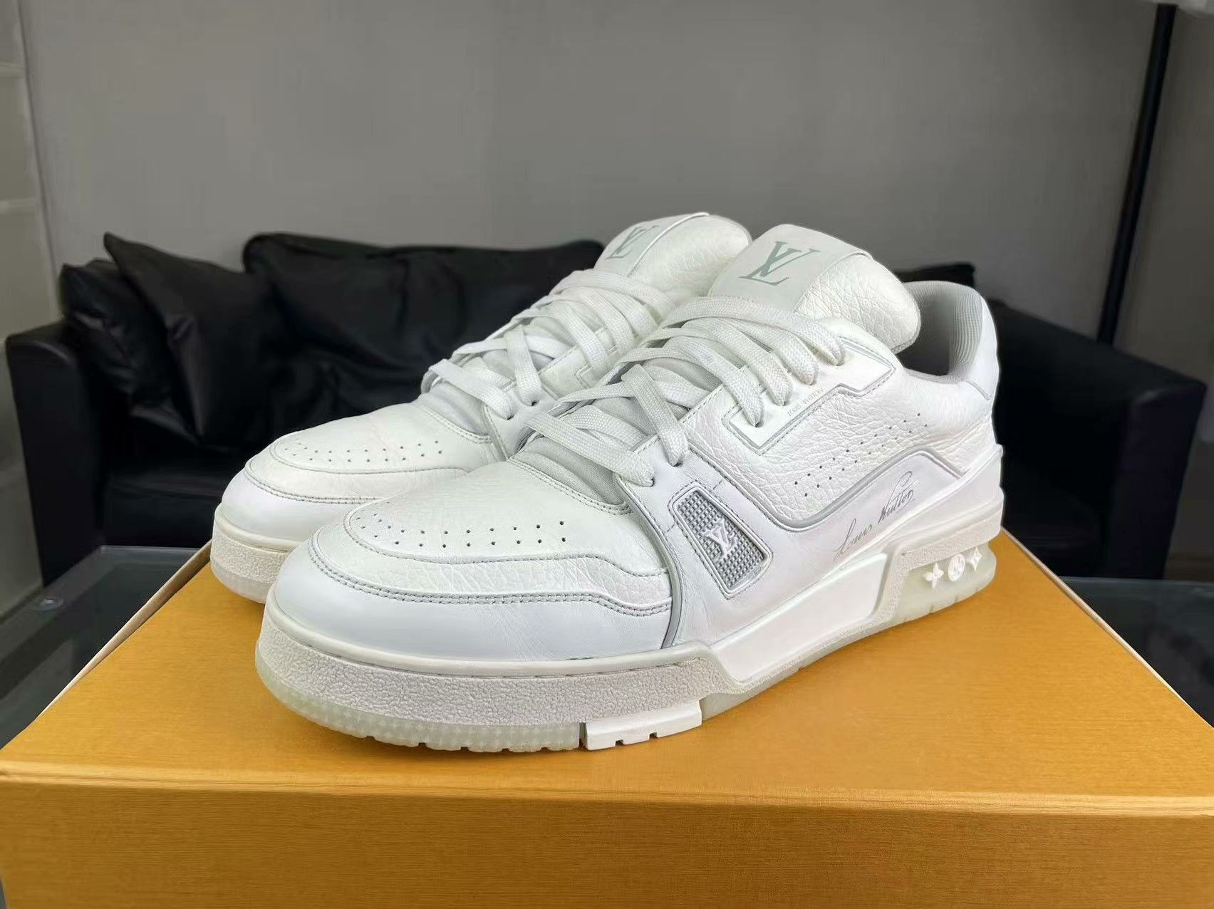 Louis Vuitton Louis Vuitton Training White Lowtop Sneakers 42 Men Size US 9 / EU 42 - 1 Thumbnail