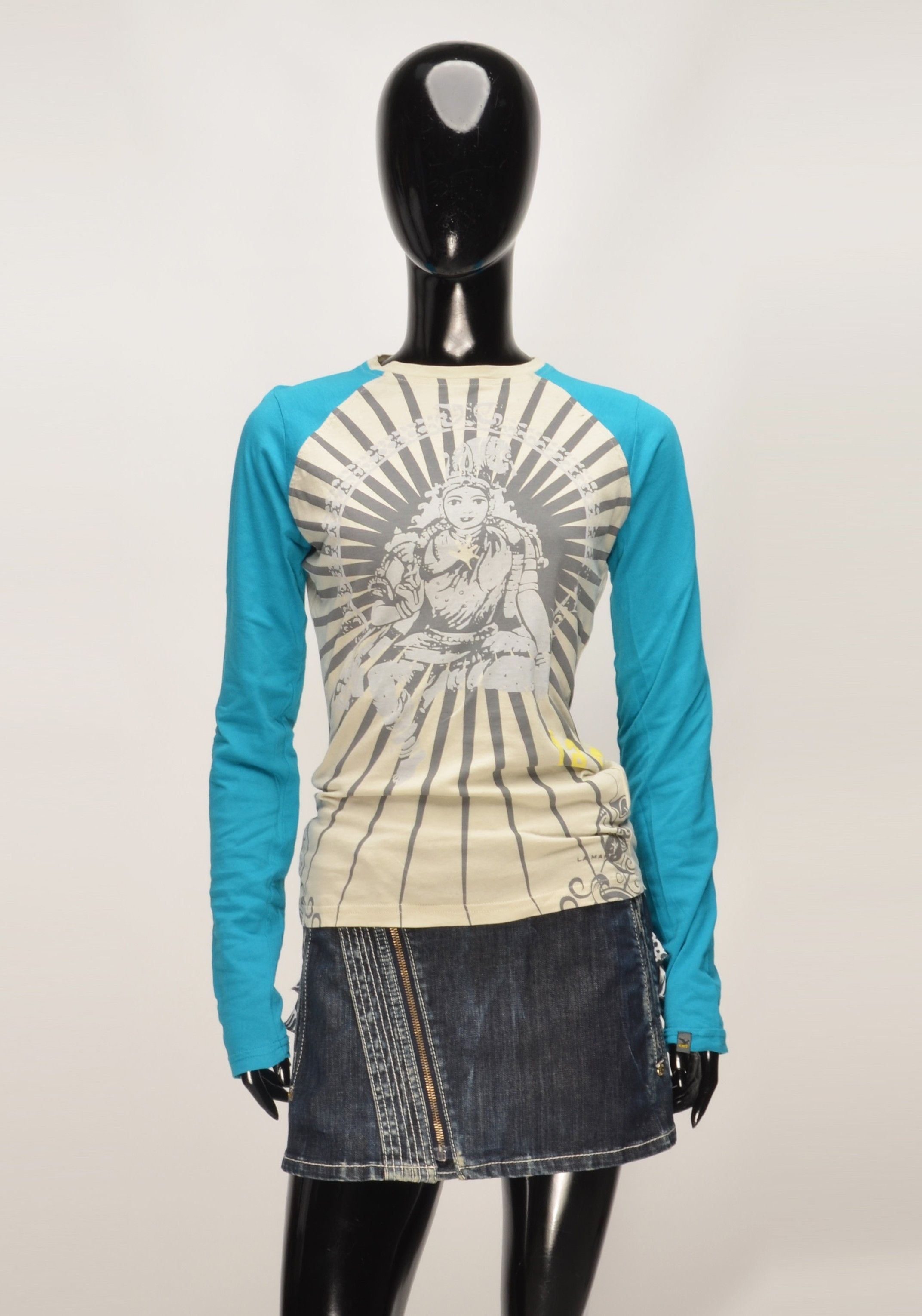 SALEWA Vintage Salewa Y2K Graphic Print Indie Grunge Raglan Tee Size XS / US 0-2 / IT 36-38 - 1 Thumbnail