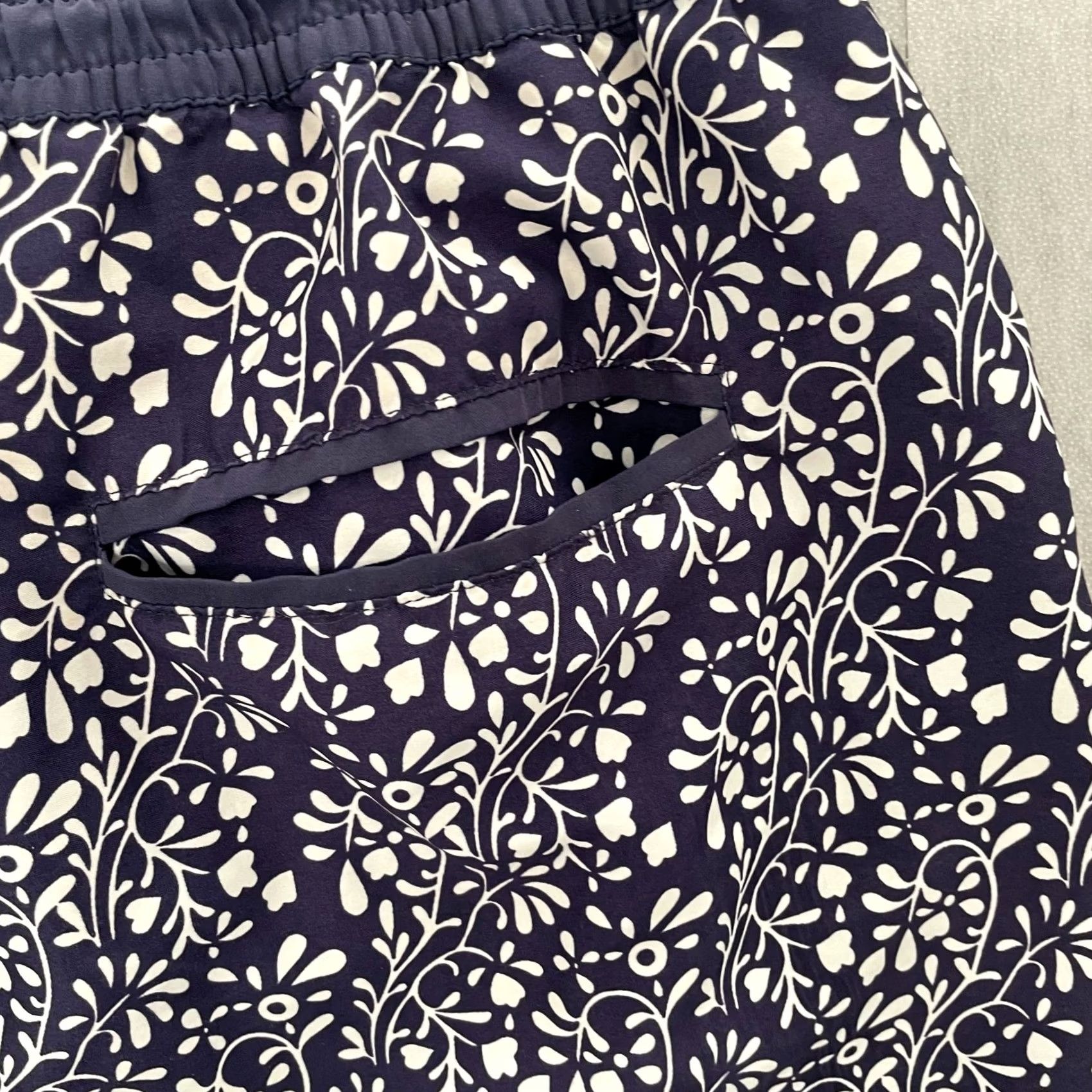 Lacoste Lacoste Shorts Adult 2XL Blue Floral Swim Trunks Board Lined Pockets Logo Mens 7 Size US 39 - 5 Thumbnail