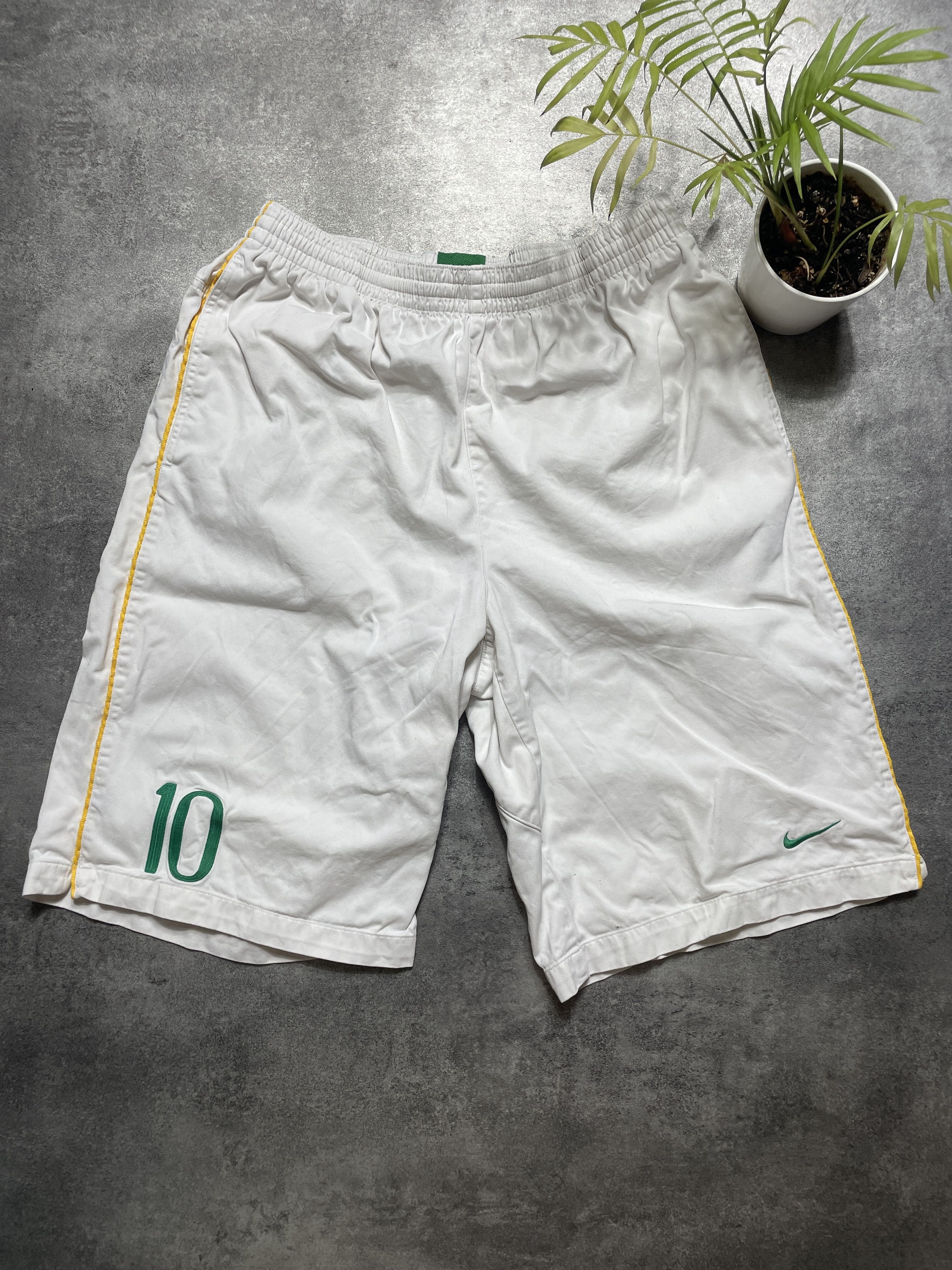 Nike ❗️RARE❗️Nike Vintage Y2K Silver Tag Baggy Shorts Solid Size US 36 / EU 52 - 1 Thumbnail