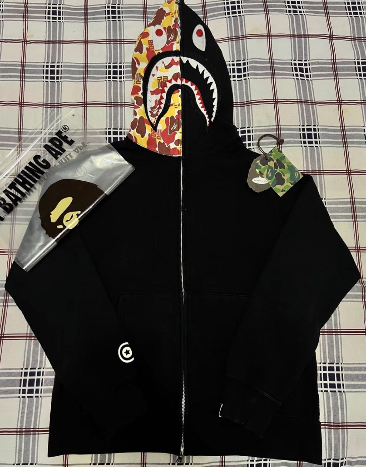 Bape BAPE OG Nigo Era Beijing Exclusive Camo Shark Hoodie Size US L / EU 52-54 / 3 - 1 Thumbnail