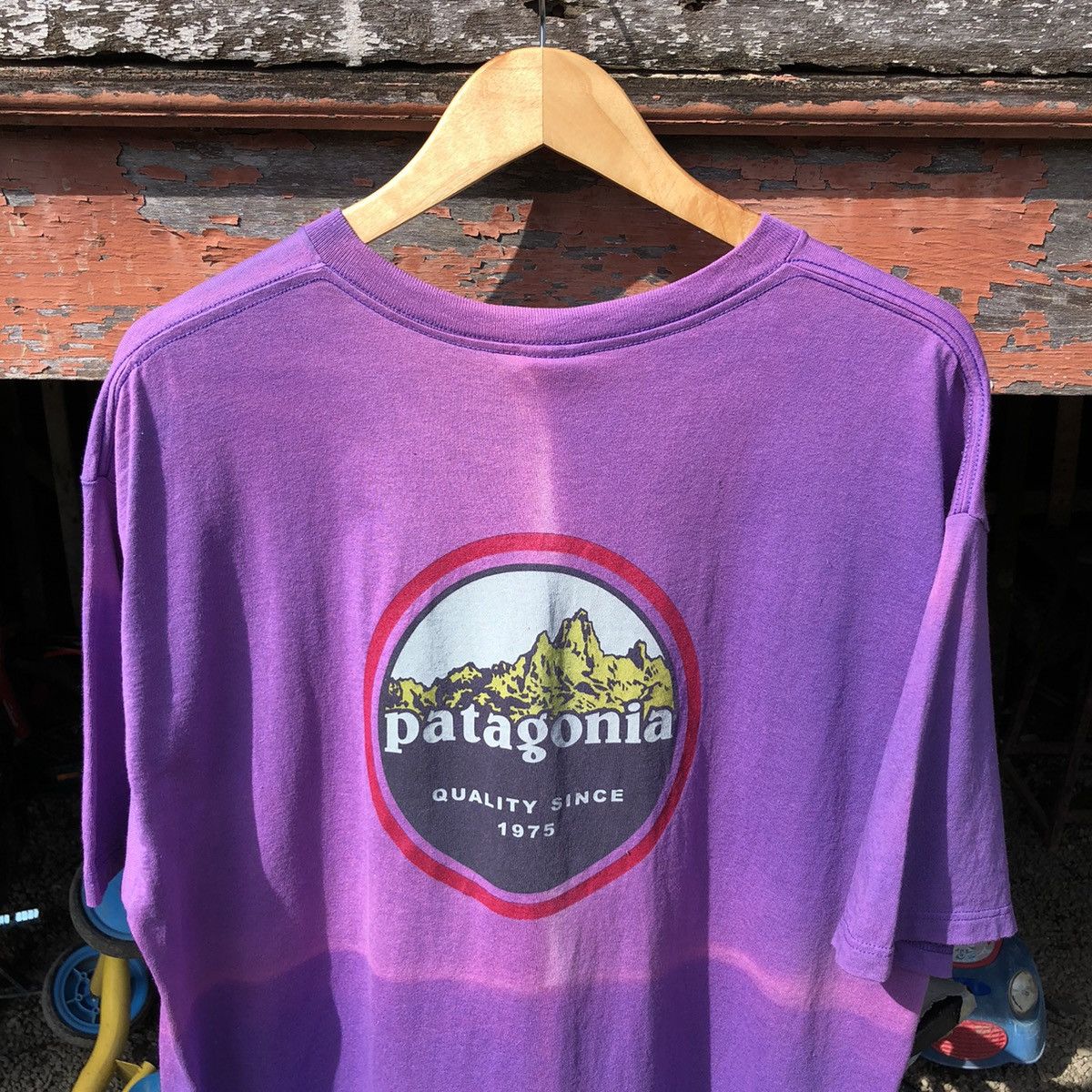 Patagonia 🔥Steals🔥 Vintage 90s Faded Patagonia Quality since 1975 Tee Size US L / EU 52-54 / 3 - 5 Thumbnail