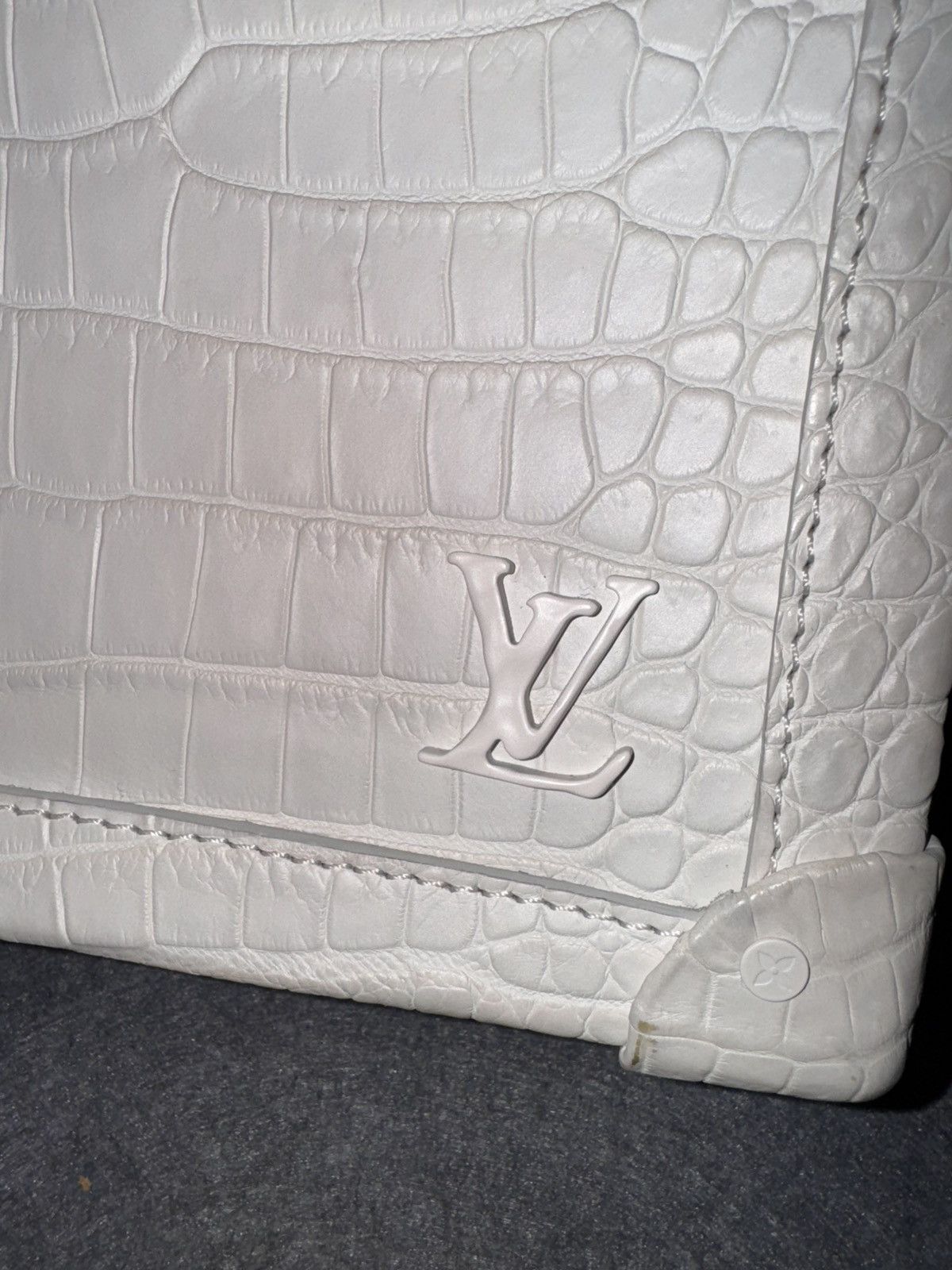 Louis Vuitton CROCODILE 2019 LOUIS VUITTON SOFT TRUNK MATTE WHITE Size ONE SIZE - 8 Thumbnail