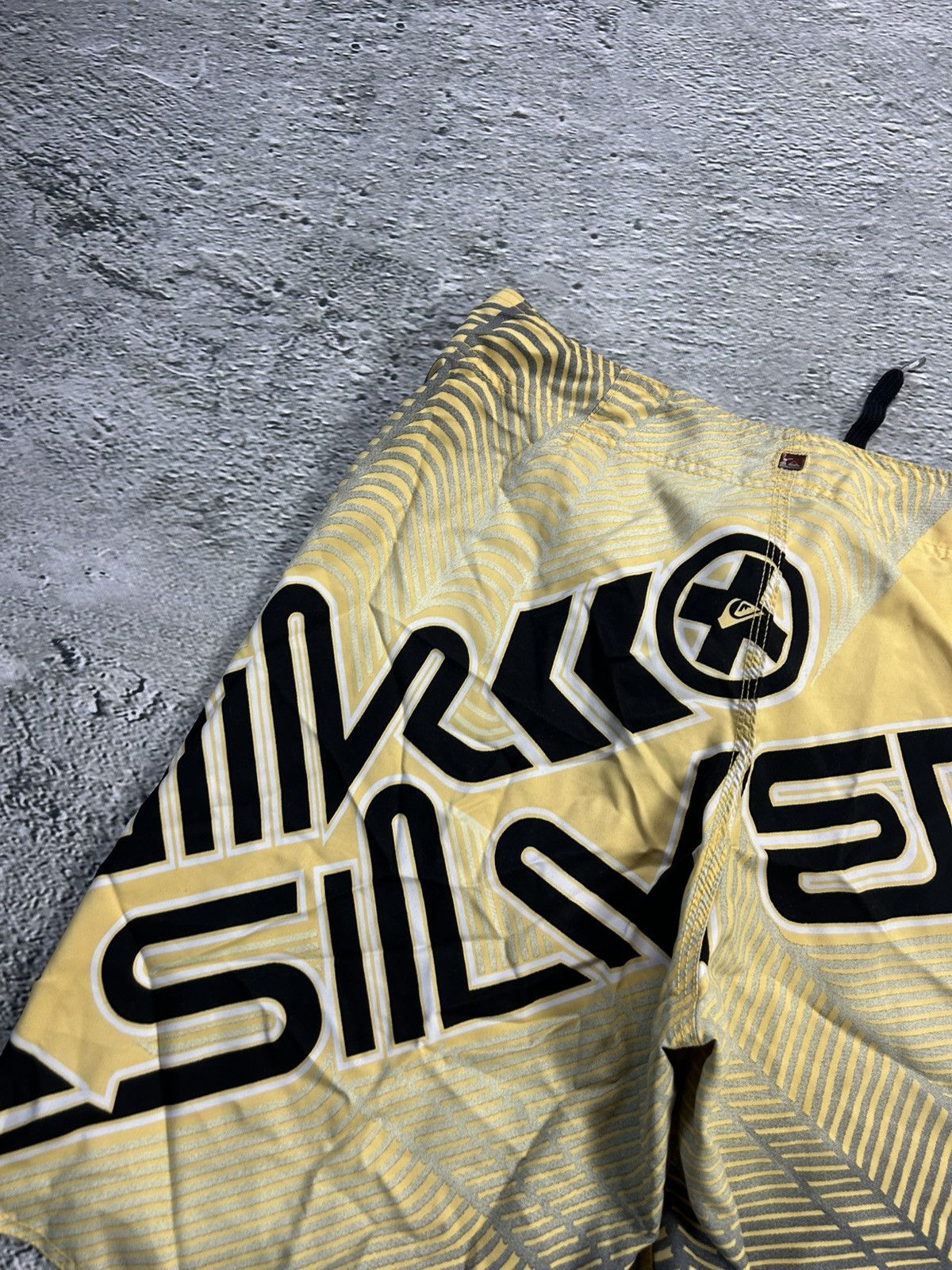 Quiksilver Quiksilver shorts yellow Y2K vintage fullprint graffiti surf Size US 34 / EU 50 - 9 Thumbnail