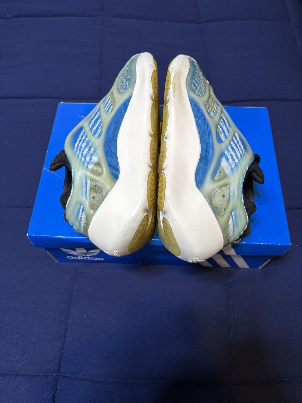 Adidas Yeezy 700 V3 Arzareth 2020 Size 8.5 Size US 8.5 / EU 41-42 - 3 Thumbnail