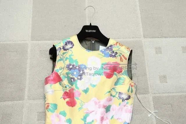 Valentino Valentino A brocade vest and a large swing dress Size S / US 4 / IT 40 - 4 Thumbnail