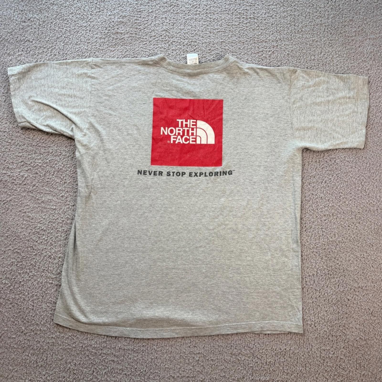 The North Face The North Face Mens Red Box Logo Graphic T-Shirt Grey L Size US L / EU 52-54 / 3 - 1 Thumbnail