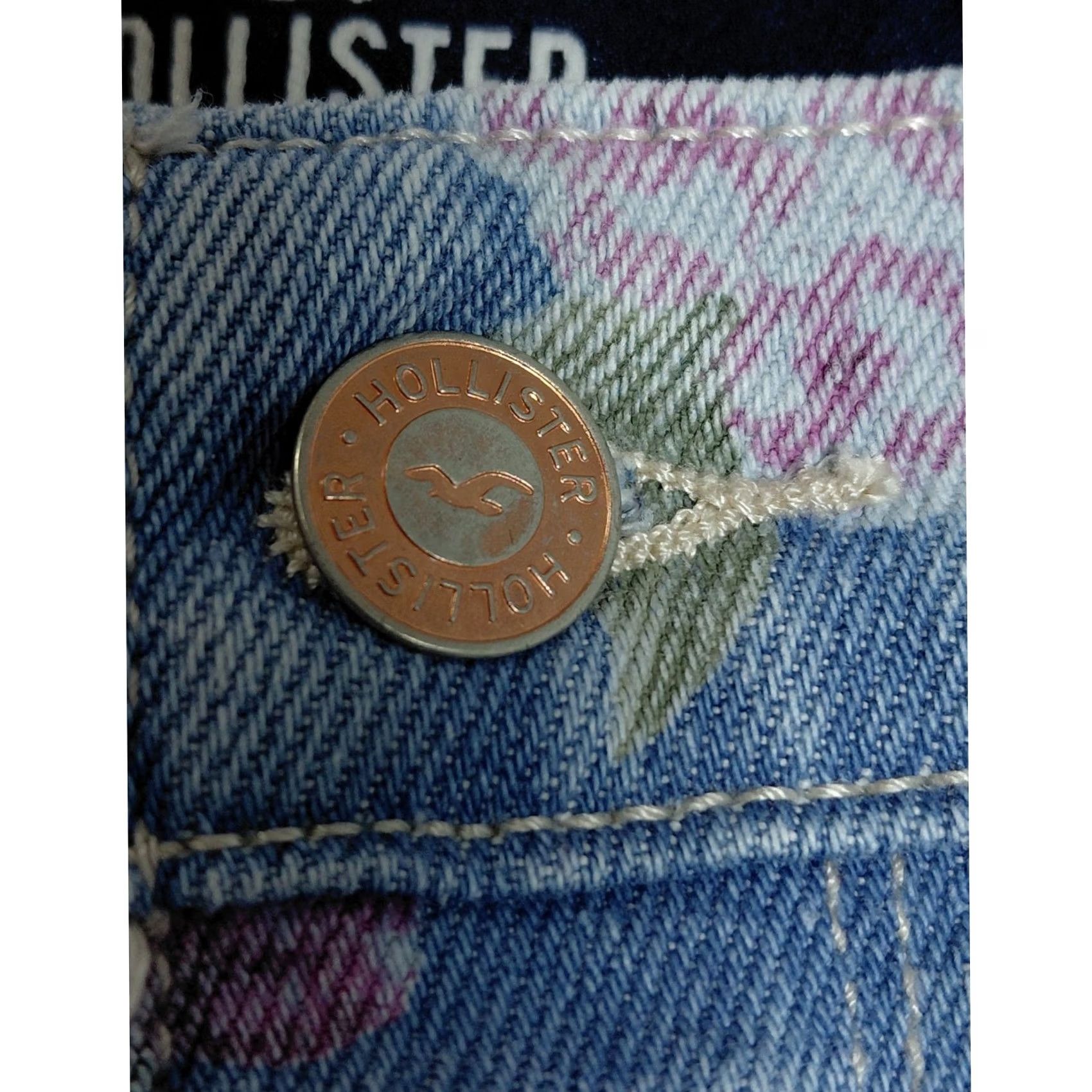 Denime HOLLISTER CALIFORNIA Short High-Rise Denim Women W25 Blue Floral Distressed Button 100% Cotton Stretch Shorts Womens Size 42" / US 20 - 3 Thumbnail