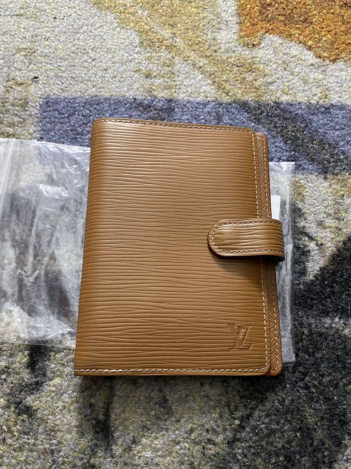 Louis Vuitton Louis Vuitton Brown Epi Bifold Agenda Wallet Size ONE SIZE - 2 Thumbnail
