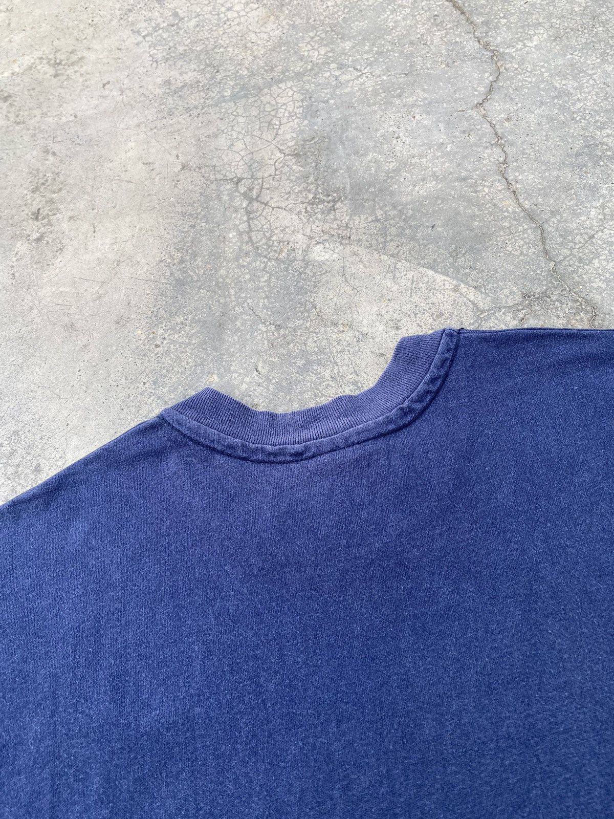 Vintage Vintage 90s Apple Art Distressed Tees Size US L / EU 52-54 / 3 - 5 Thumbnail