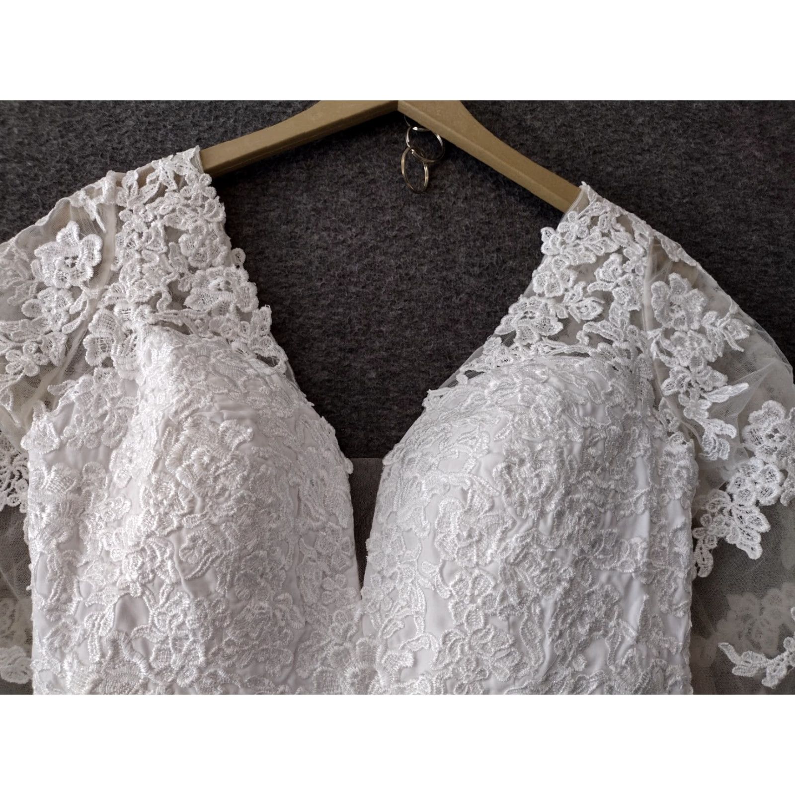 Vintage Chong Xiao V-Neck Wedding Dresses Chiffon White/ivory Lace Applique Bridal Gown Size ONE SIZE - 4 Thumbnail