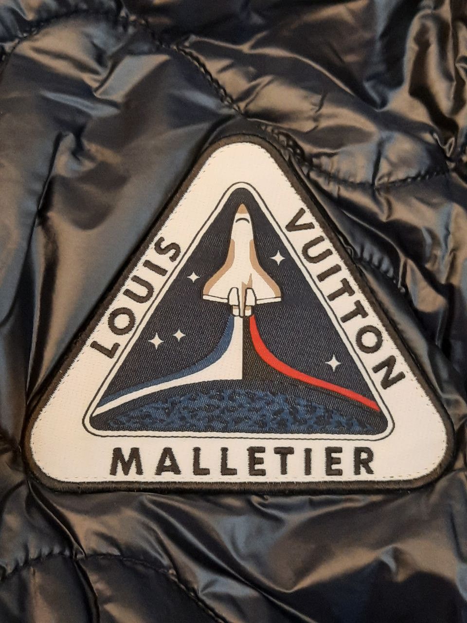 Louis Vuitton SS19 Space Patch Satellite Quilted Bomber Jacket Size US M / EU 48-50 / 2 - 5 Thumbnail