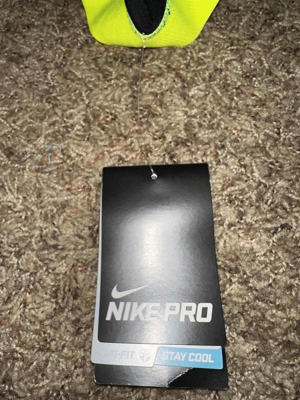 Nike Nike Women's Dri-Fit Pro 3 Big Dot Training Shorts Size 28" / US 6 / IT 42 - 12 Thumbnail
