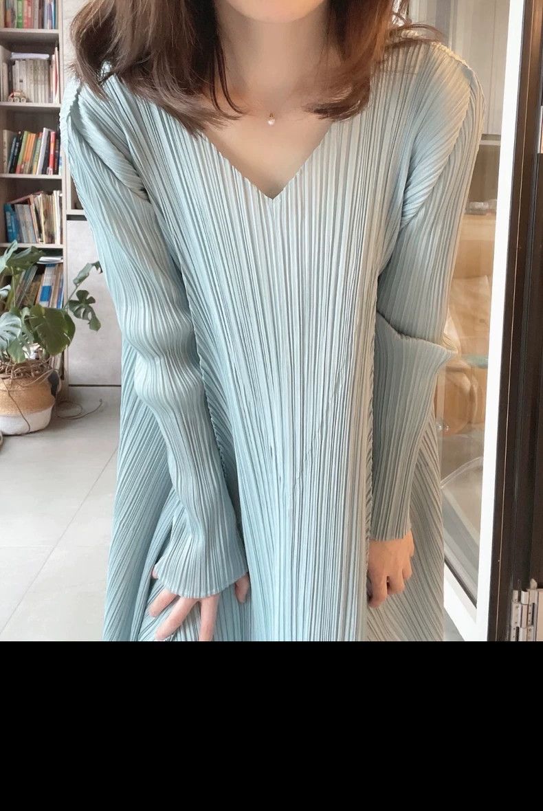 Issey Miyake Issey Miyake size:3 Light green pleated dress Size S / US 4 / IT 40 - 2 Thumbnail