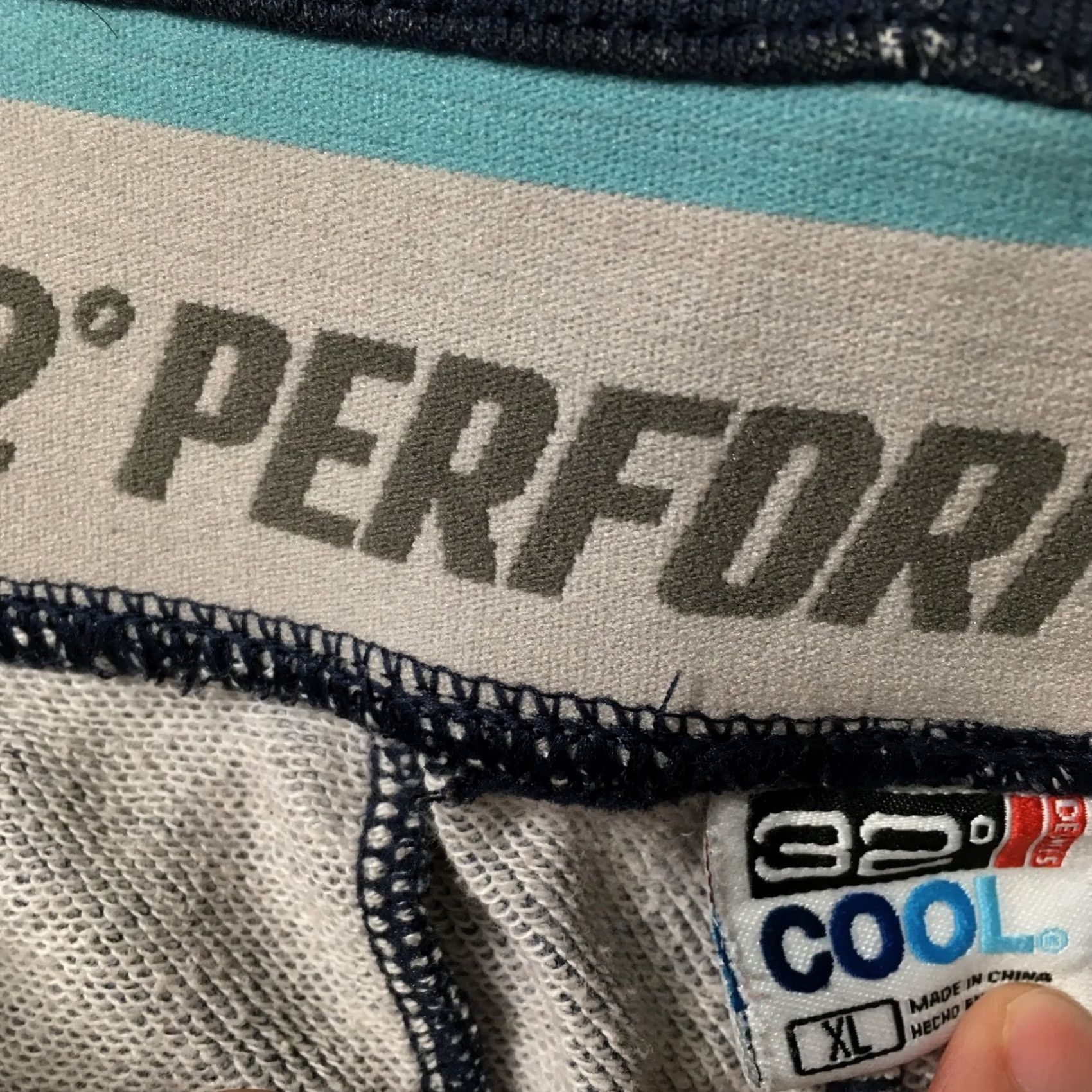 Vintage 32 Degrees Cool Mens Athletic Shorts XL Elastic Waist COBALT BLUE Distress Vintage? Size US 36 / EU 52 - 5 Thumbnail