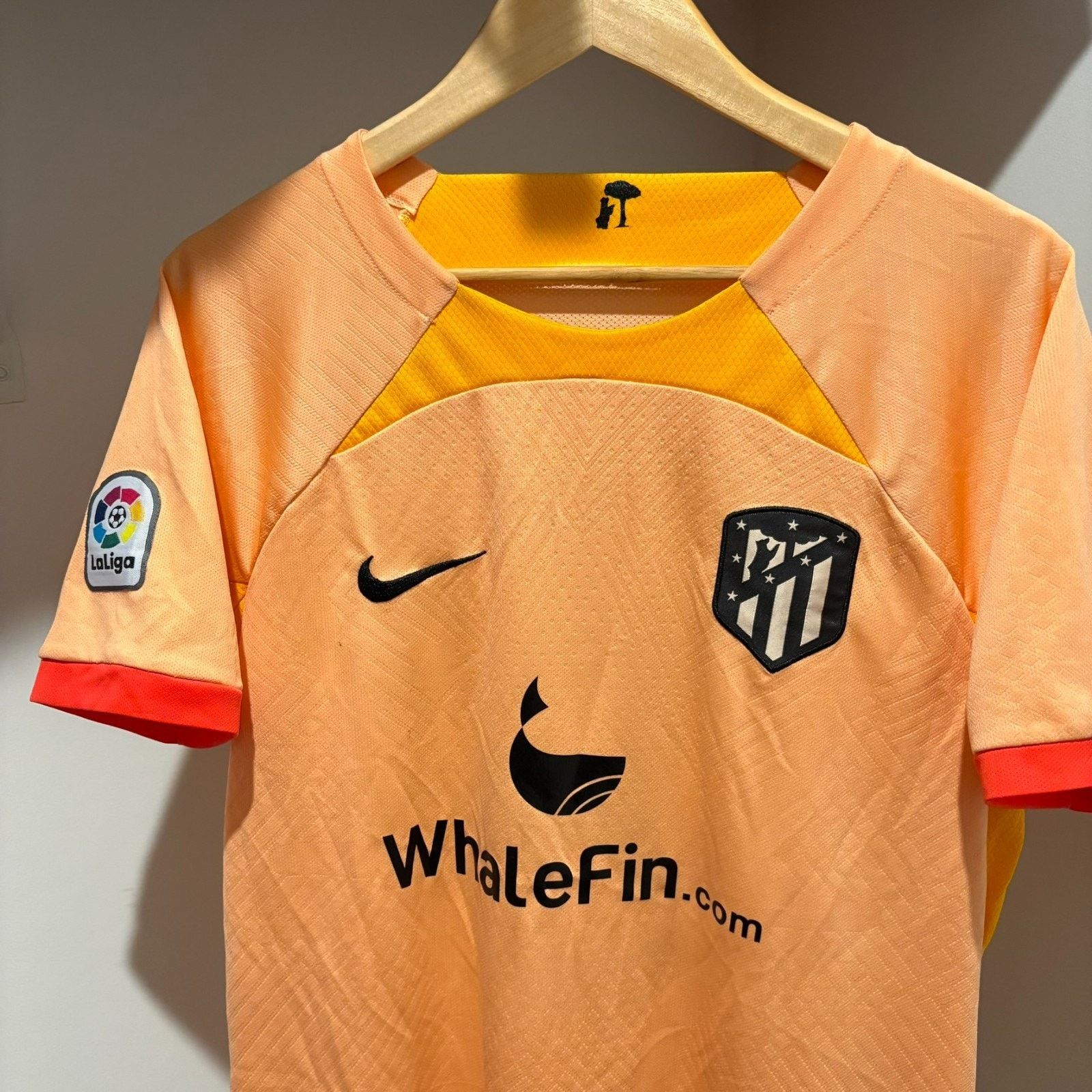 Nike Nike Atletico Madrid 2022-23 3rd Third Jersey Peach Size M Size US M / EU 48-50 / 2 - 2 Thumbnail