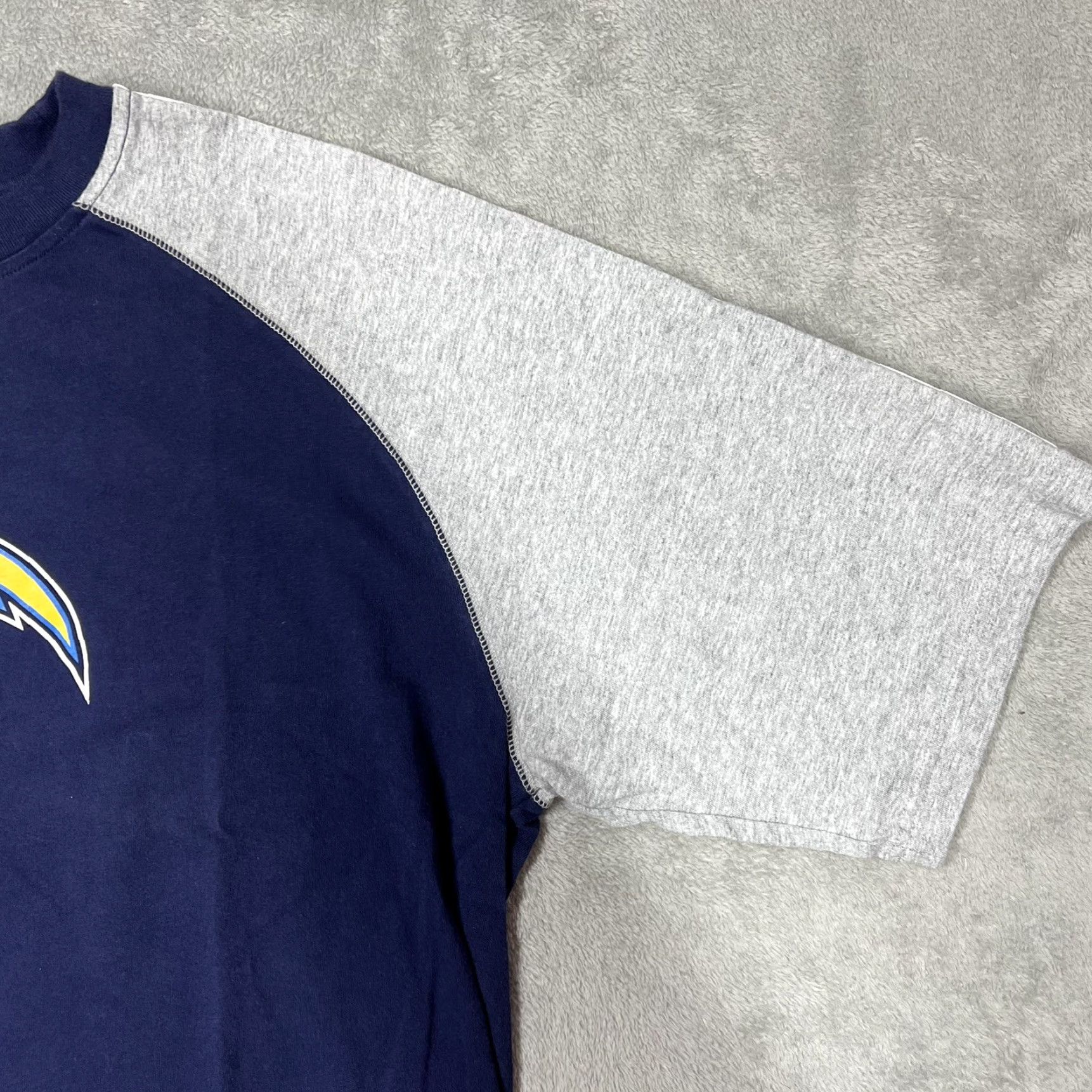 Reebok Reebok T-Shirt Chargers Logo Gray XL Mens Short Sleeve Crew Neck 100% Cotton EUC Los Angeles Football Gear Logo Size US XL / EU 56 / 4 - 3 Thumbnail