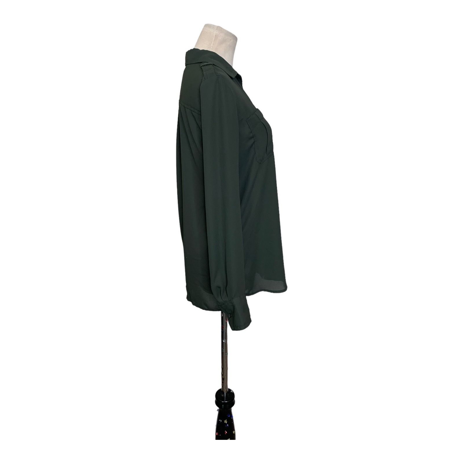 Banana Republic Banana Republic green long sleeves buttoned blouse size XS Size XS / US 0-2 / IT 36-38 - 9 Thumbnail