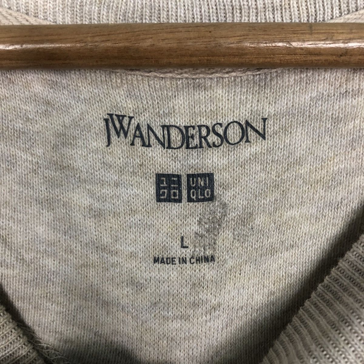 JW Anderson 📌Vintage Sweatshirt JW Anderson X Uniqlo Big Logo Size US L / EU 52-54 / 3 - 15 Thumbnail
