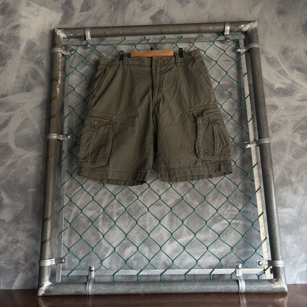Timberland Vintage Timberland Cargo Shorts Men 34 Green Baggy Military Size US 34 / EU 50 - 1 Thumbnail